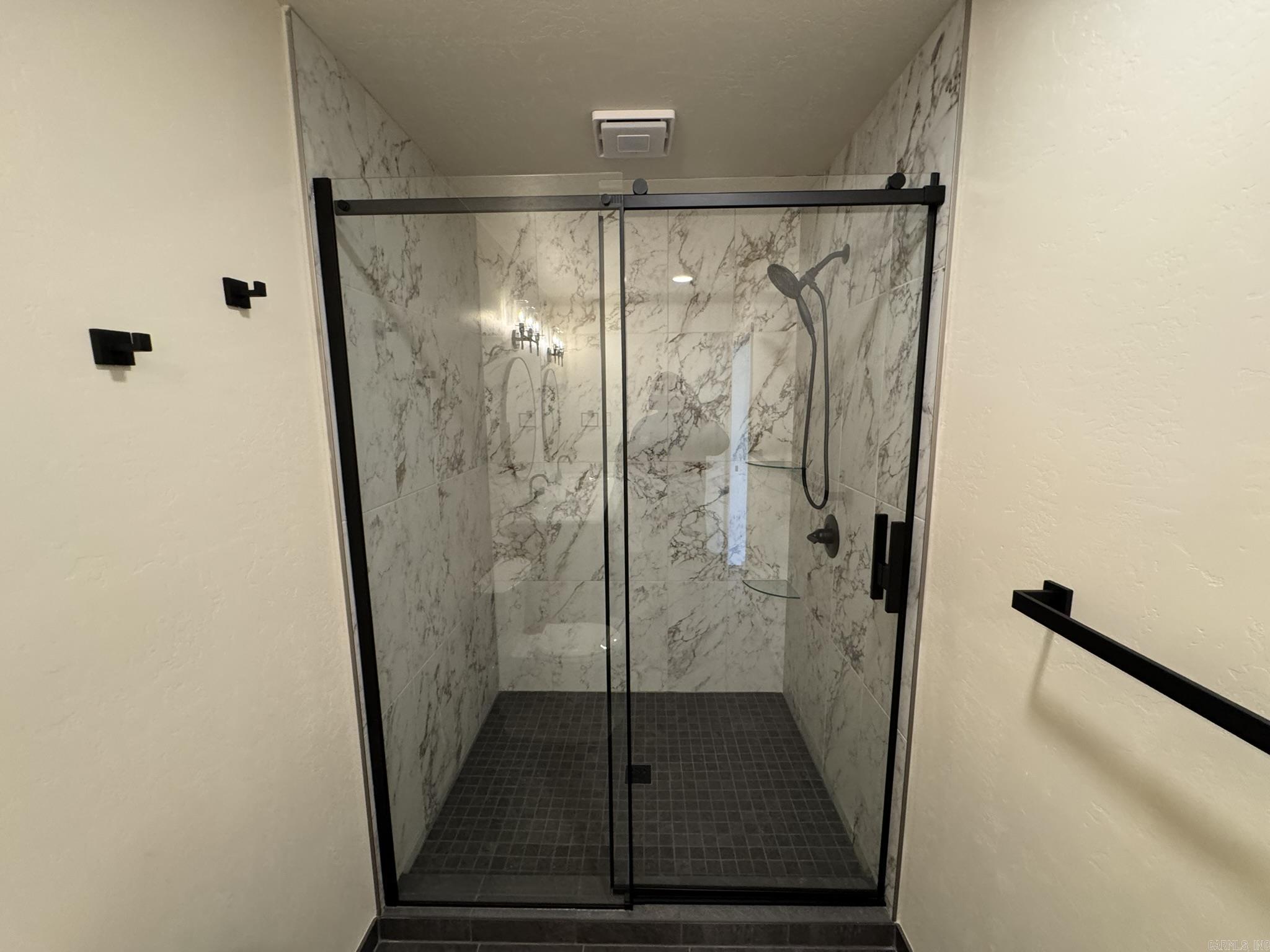 870 Chriswood  Clarkridge, AR