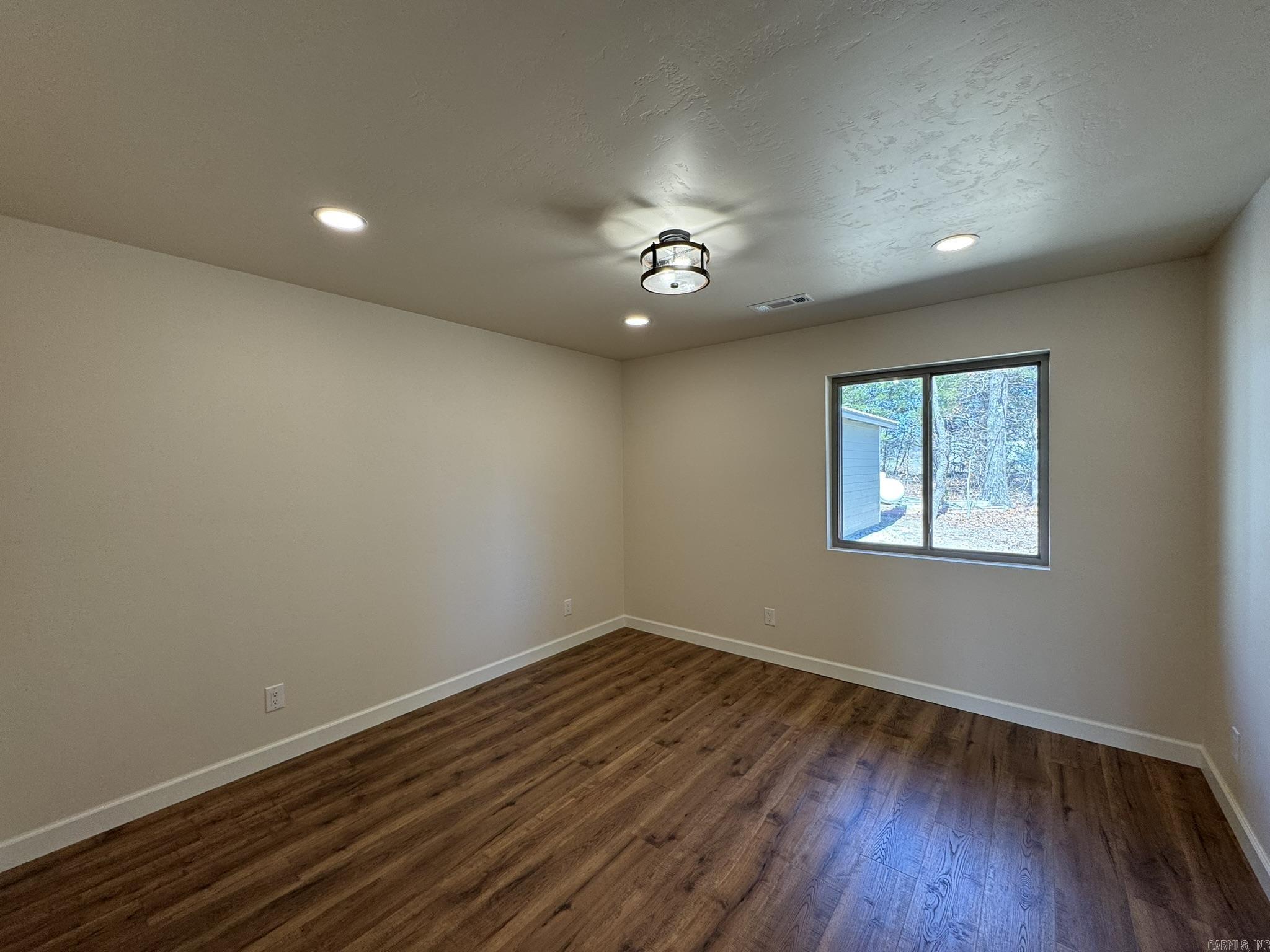 870 Chriswood  Clarkridge, AR