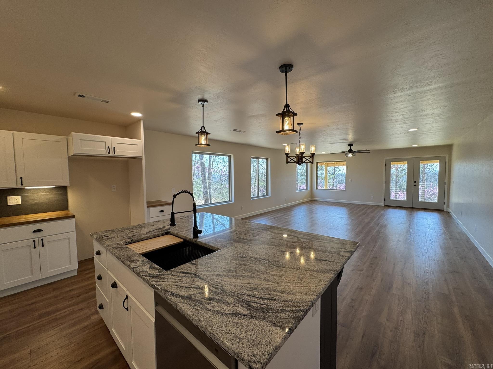 870 Chriswood  Clarkridge, AR