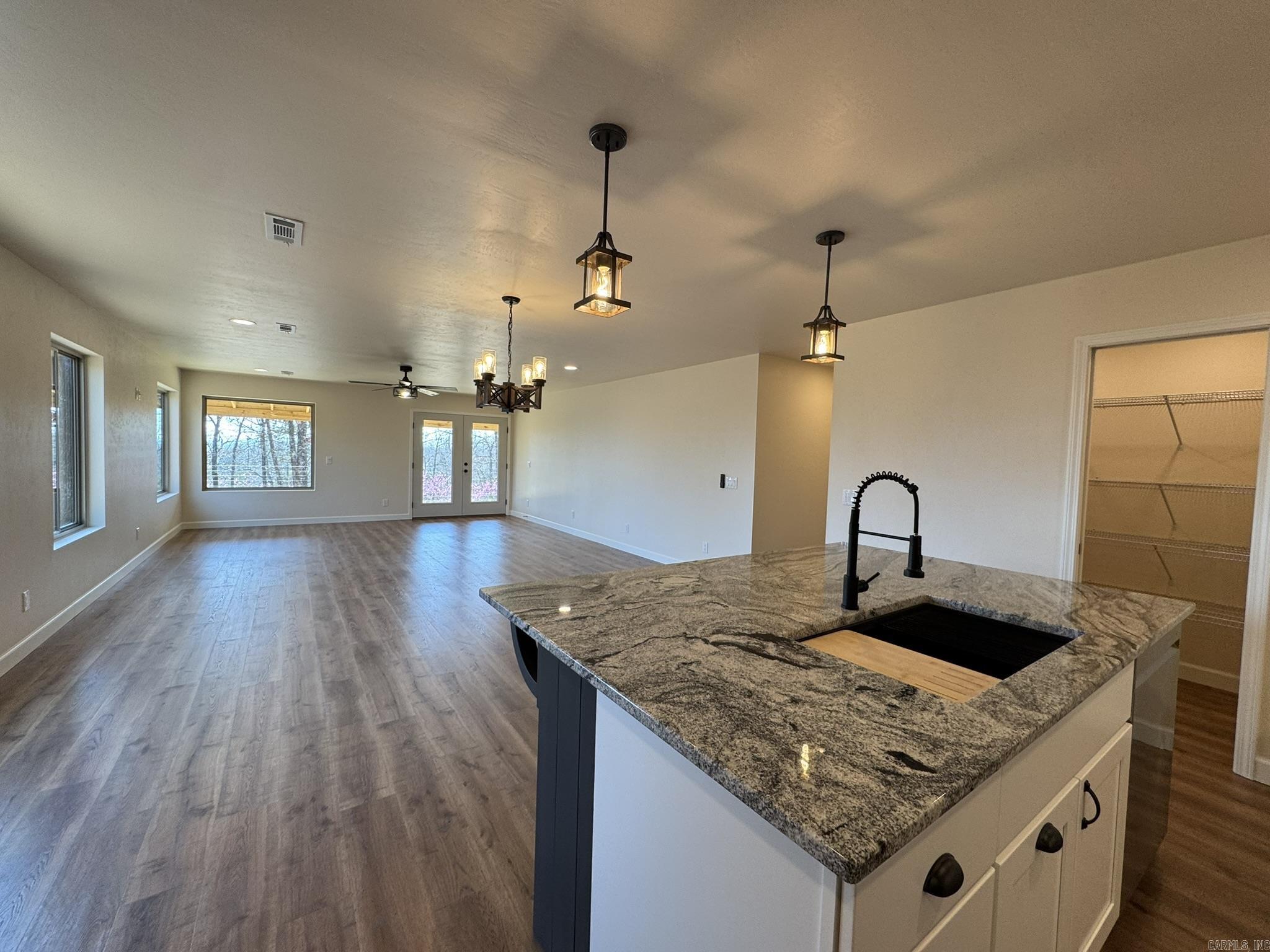 870 Chriswood  Clarkridge, AR