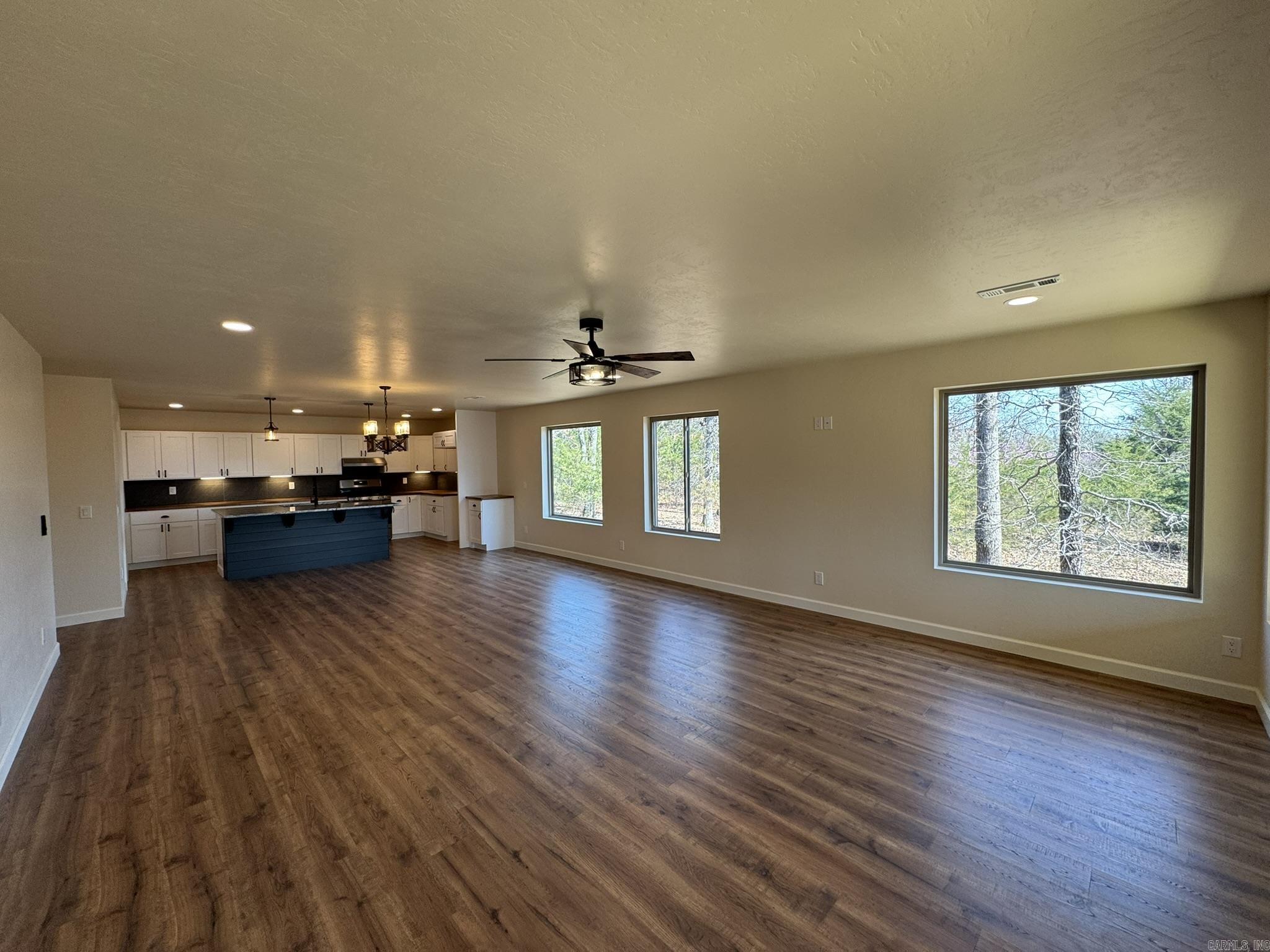 870 Chriswood  Clarkridge, AR