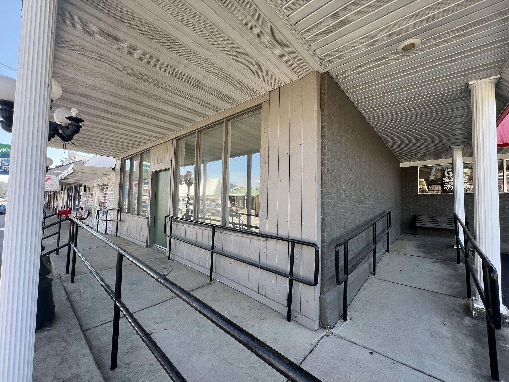 260 Main Street  Mammoth Spring, AR