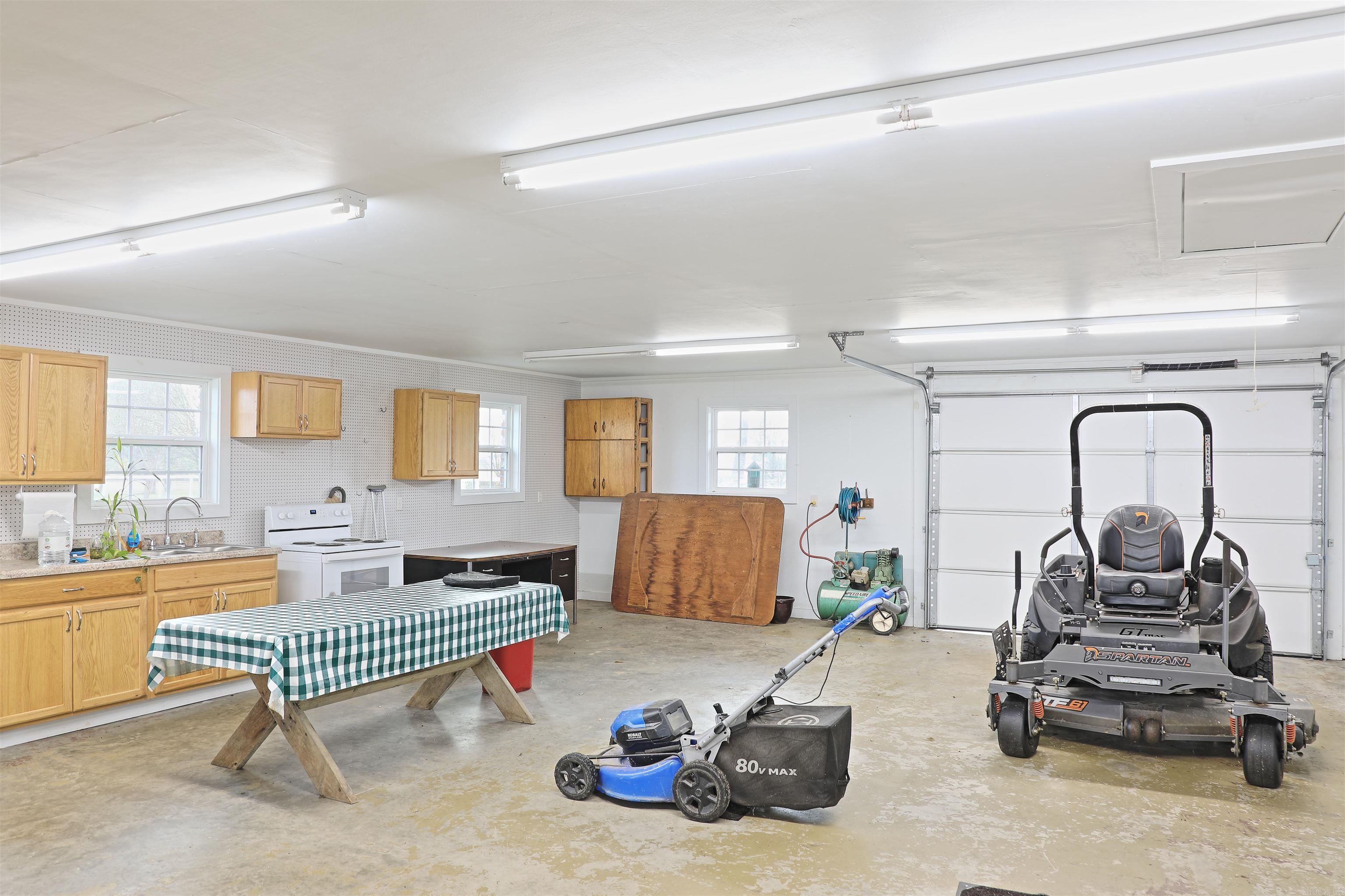 7407 W 13th  Pine Bluff, AR