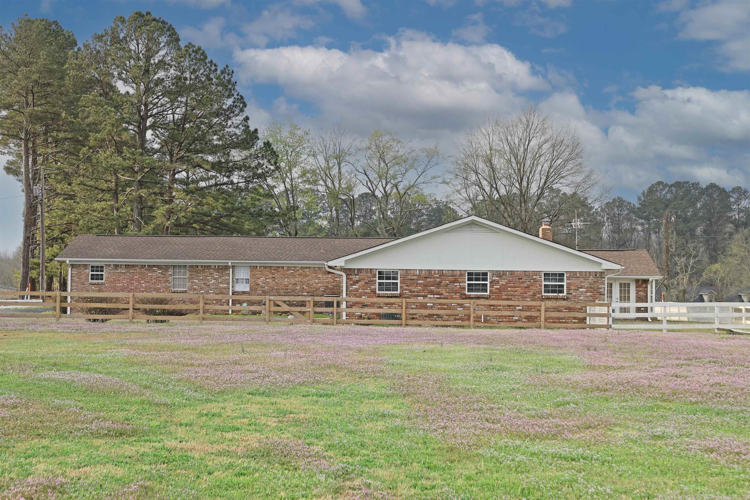 7407 W 13th  Pine Bluff, AR