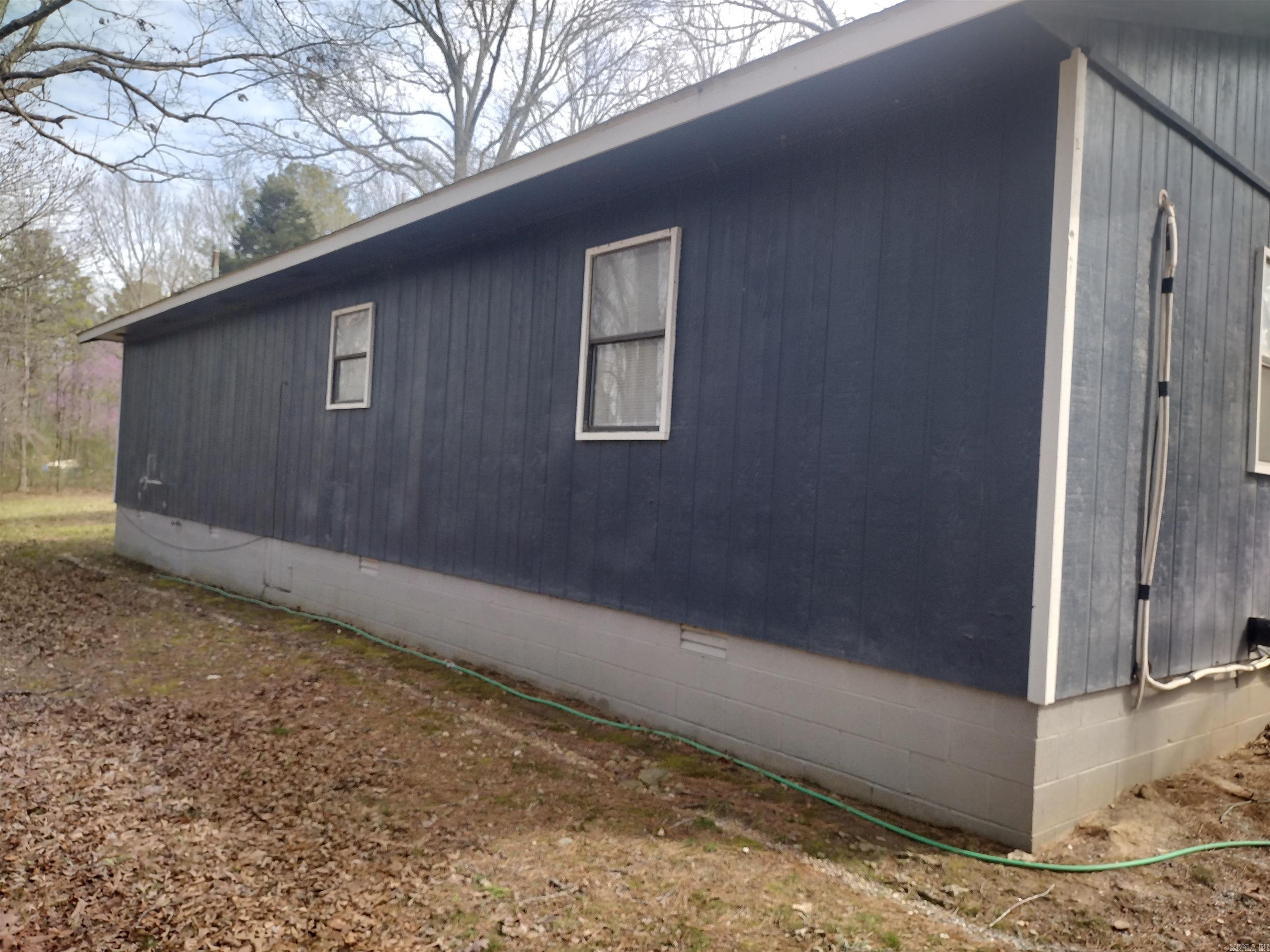 813 Sawmill RD  Mountain View, AR