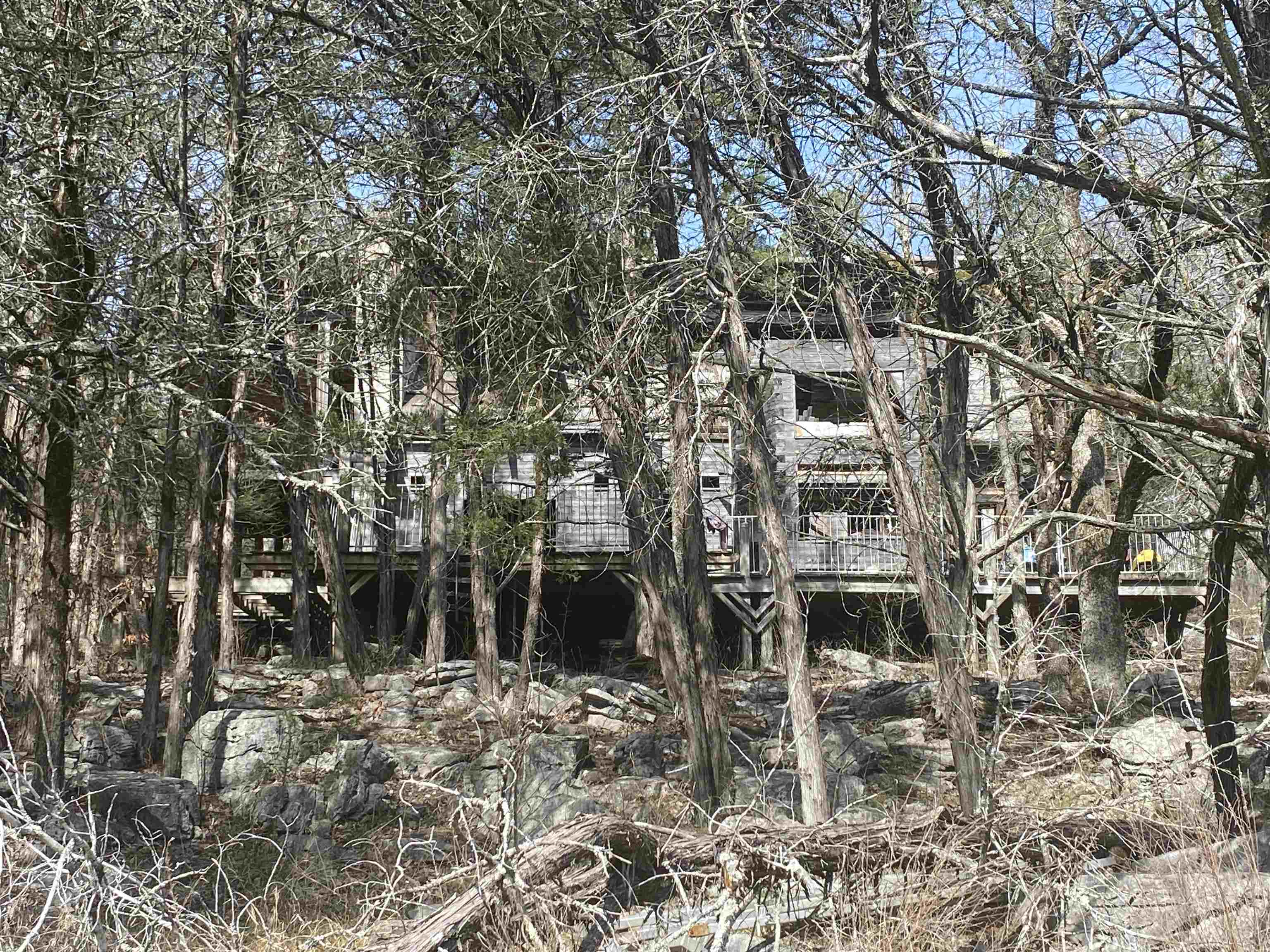 001 N Boswell Road  Calico Rock, AR