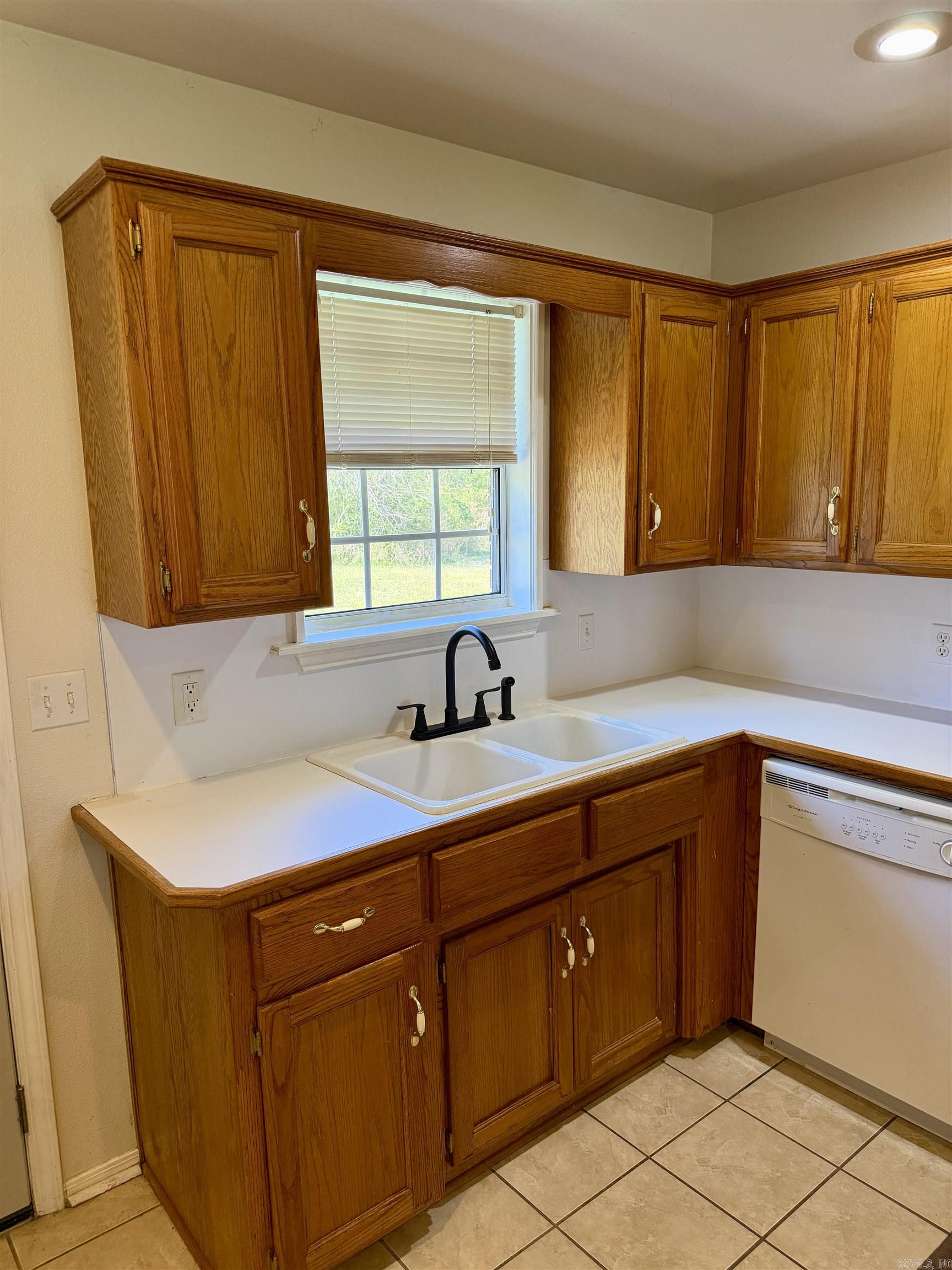 196 Angela Dr  Clarksville, AR