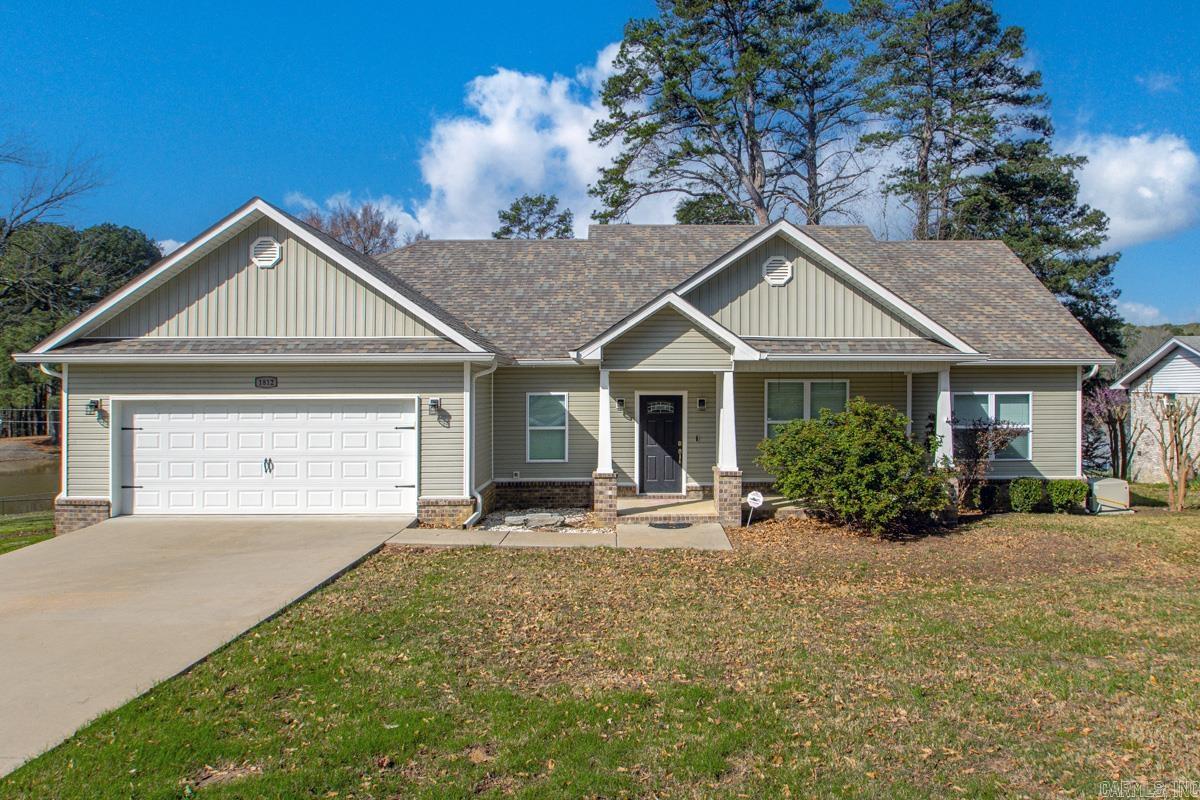 1812 E Lakeview  Benton, AR