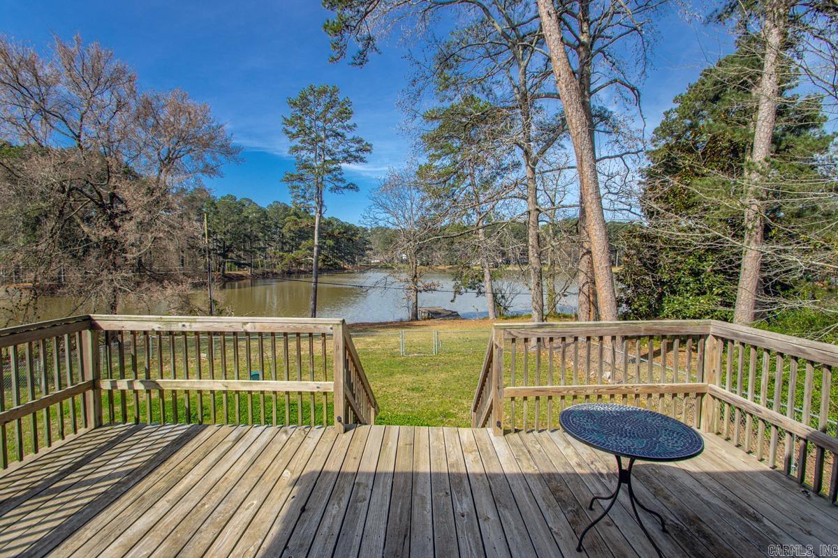 1812 E Lakeview  Benton, AR