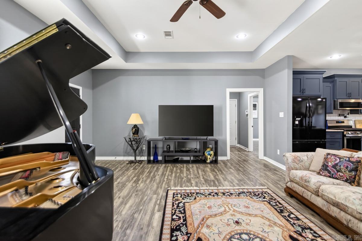 1812 E Lakeview  Benton, AR