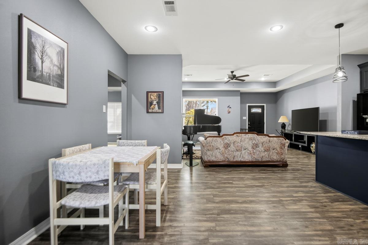 1812 E Lakeview  Benton, AR