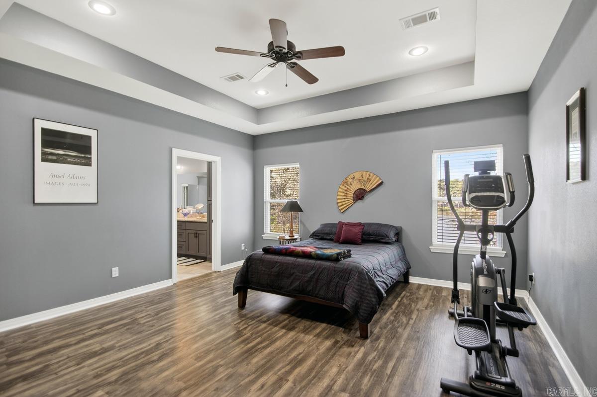 1812 E Lakeview  Benton, AR