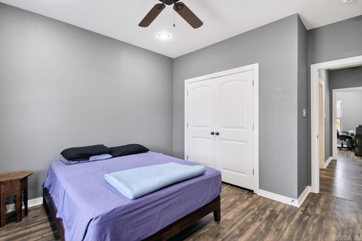 1812 E Lakeview  Benton, AR