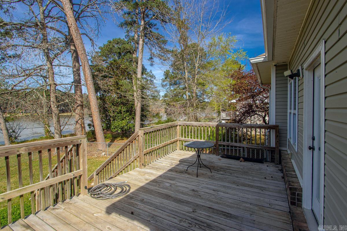 1812 E Lakeview  Benton, AR