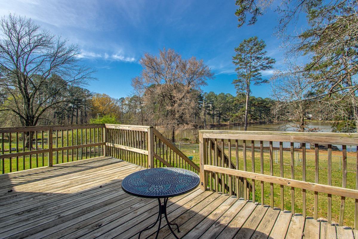 1812 E Lakeview  Benton, AR