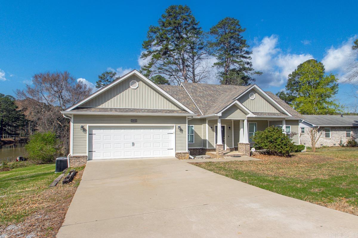 1812 E Lakeview  Benton, AR