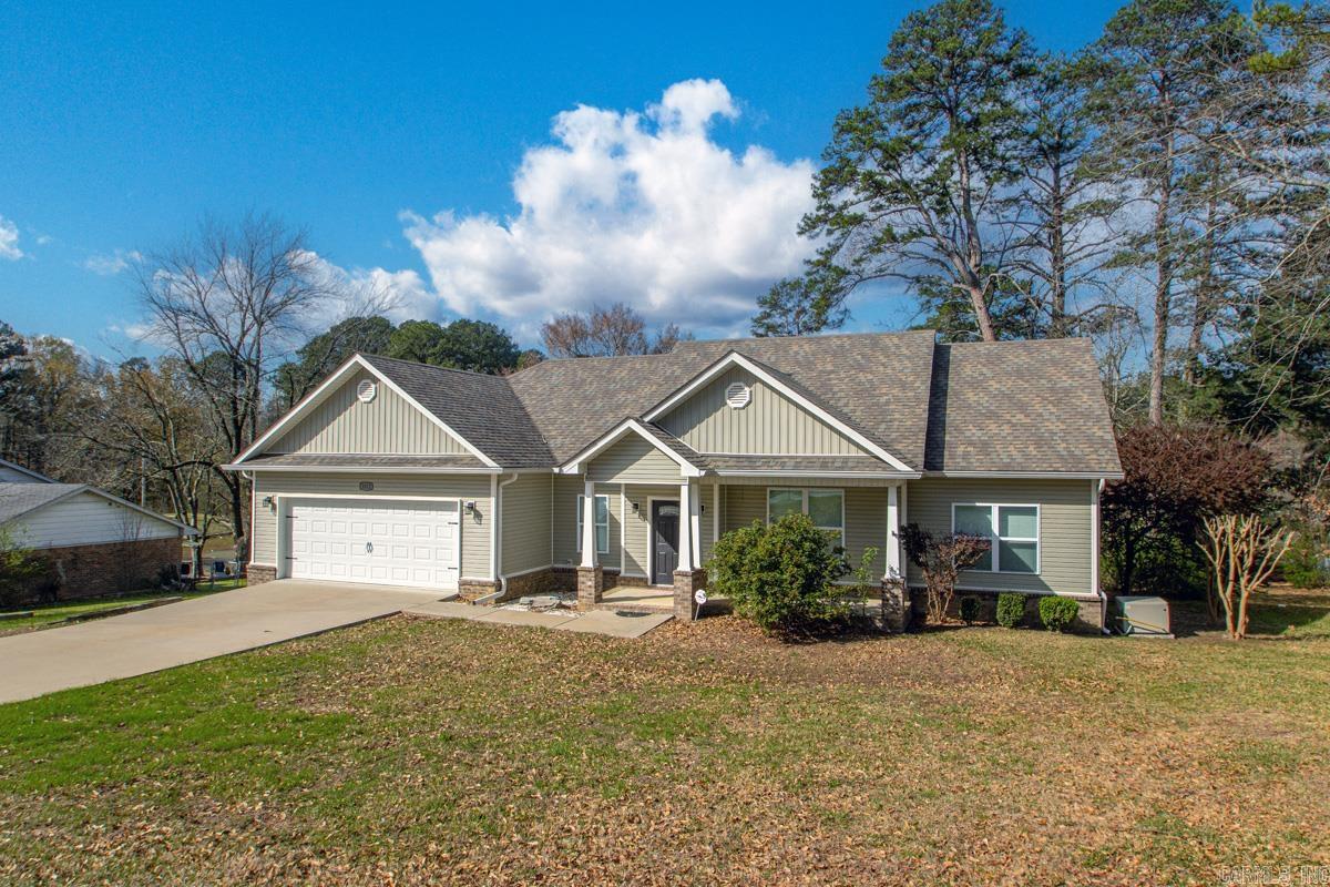 1812 E Lakeview  Benton, AR