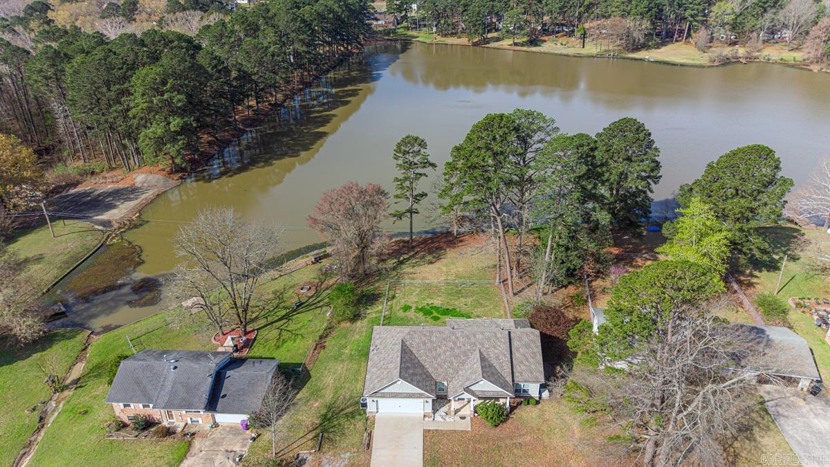 1812 E Lakeview  Benton, AR