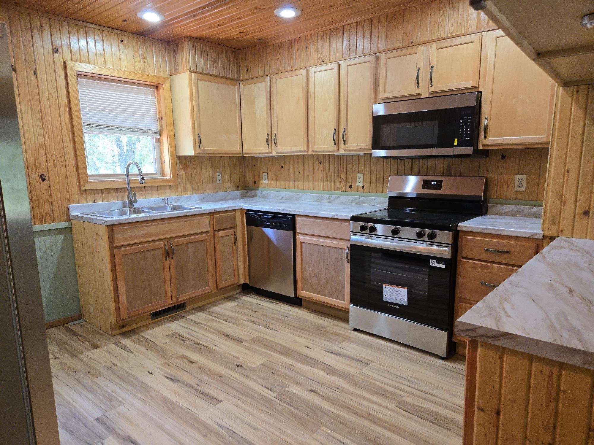 216 Bobo Drive Hardy, AR 72542