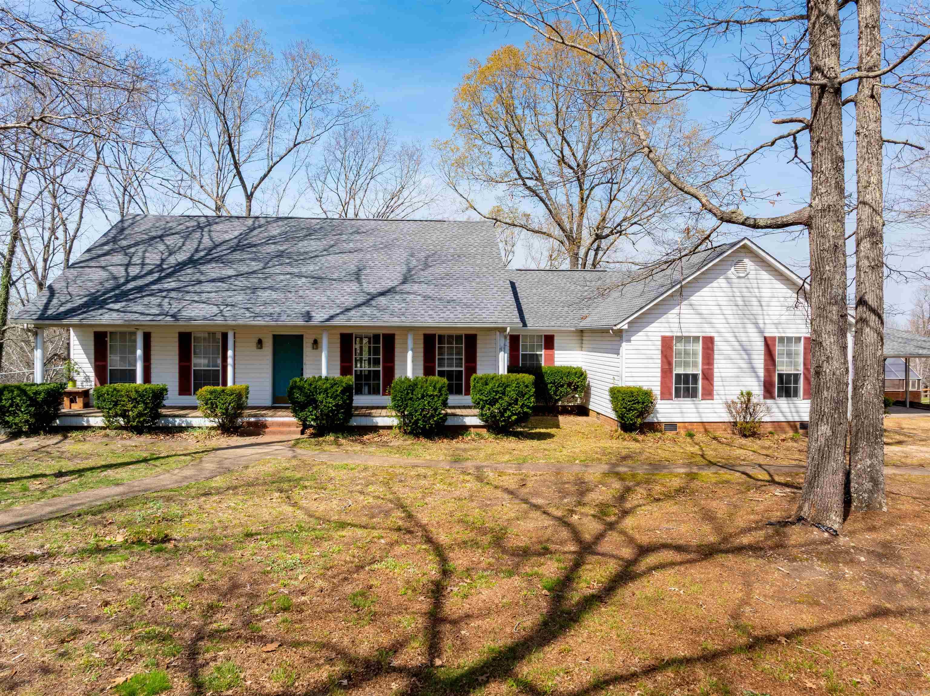 706 N Ridgeview  Mountain View, AR