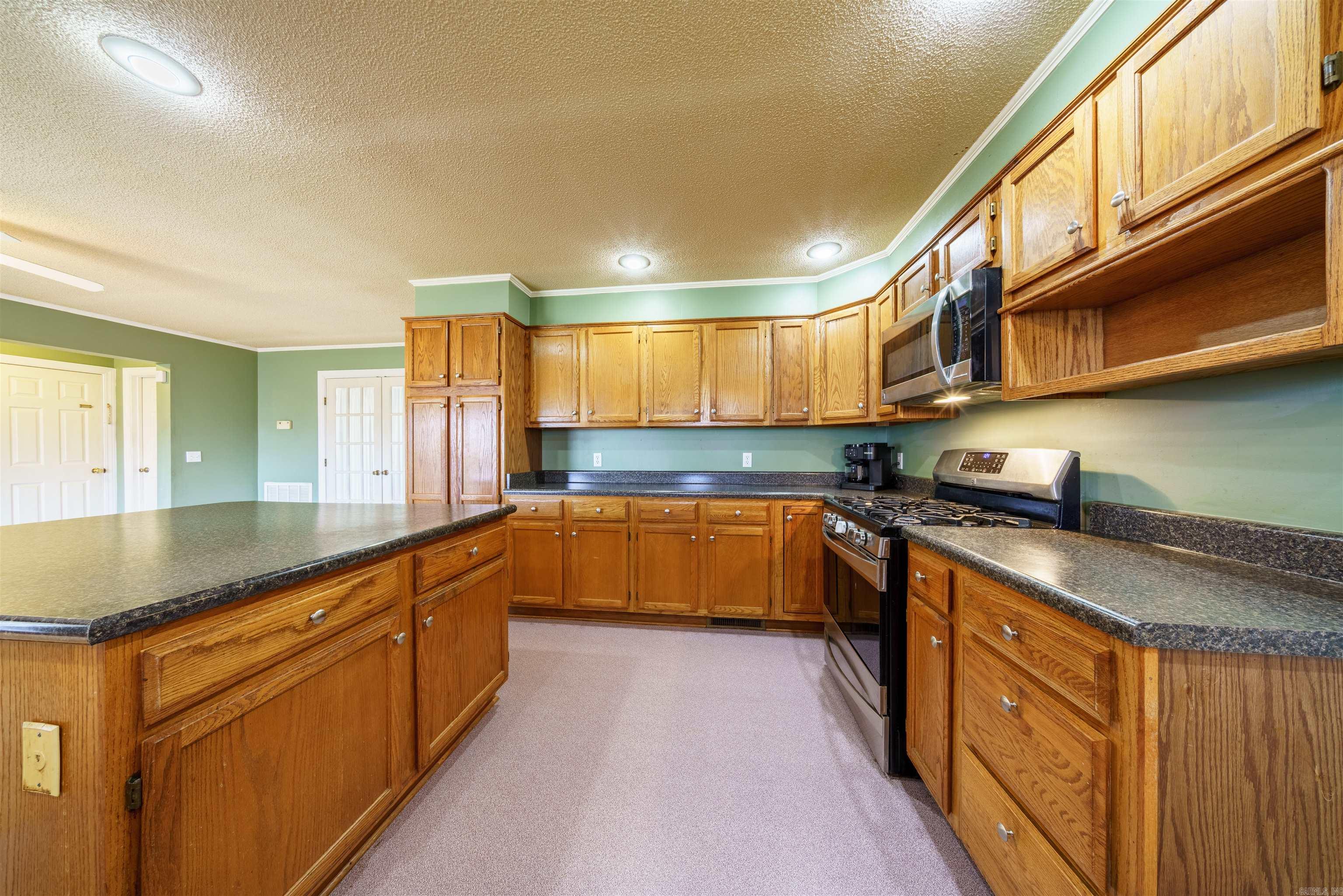 706 N Ridgeview  Mountain View, AR