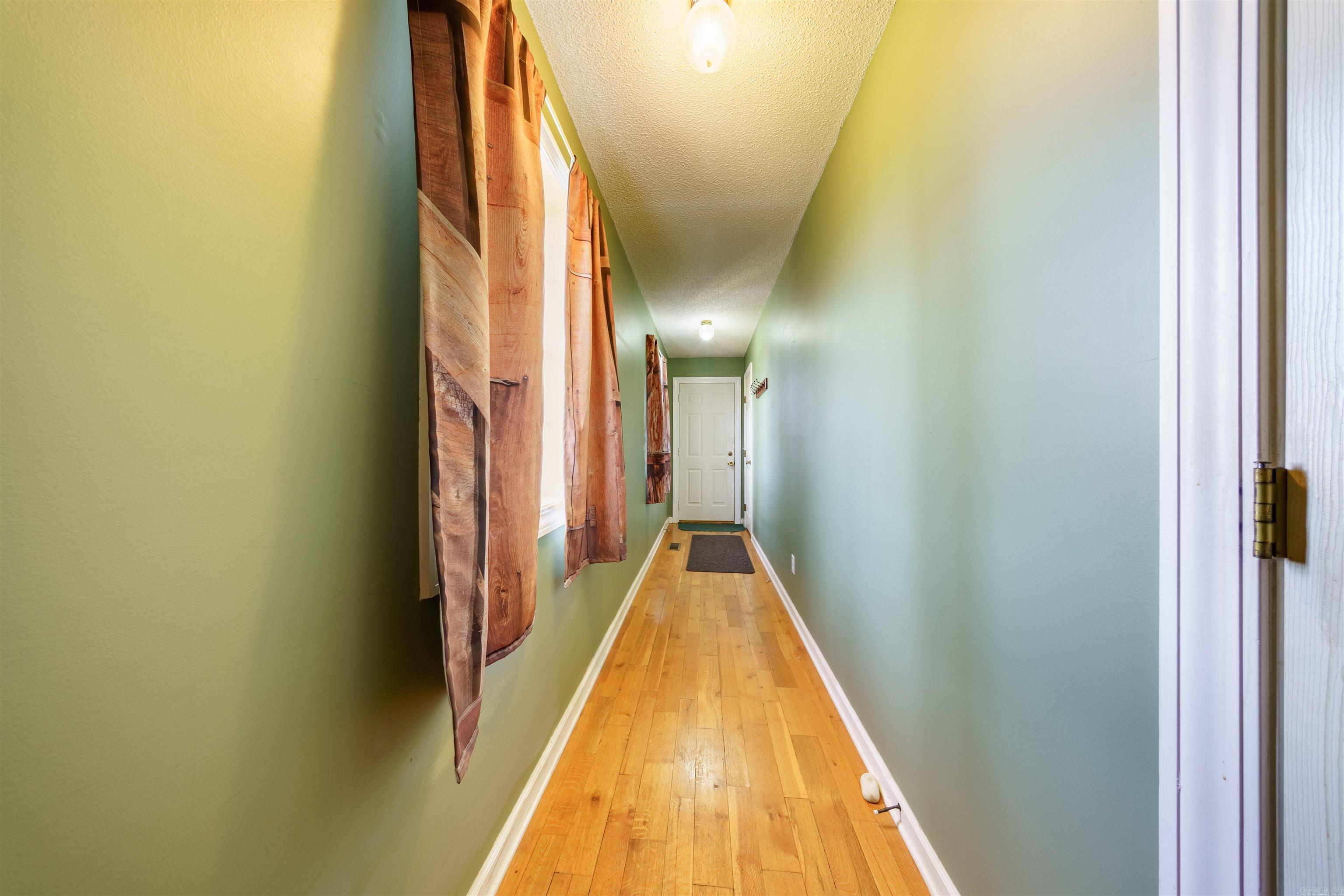 706 N Ridgeview  Mountain View, AR