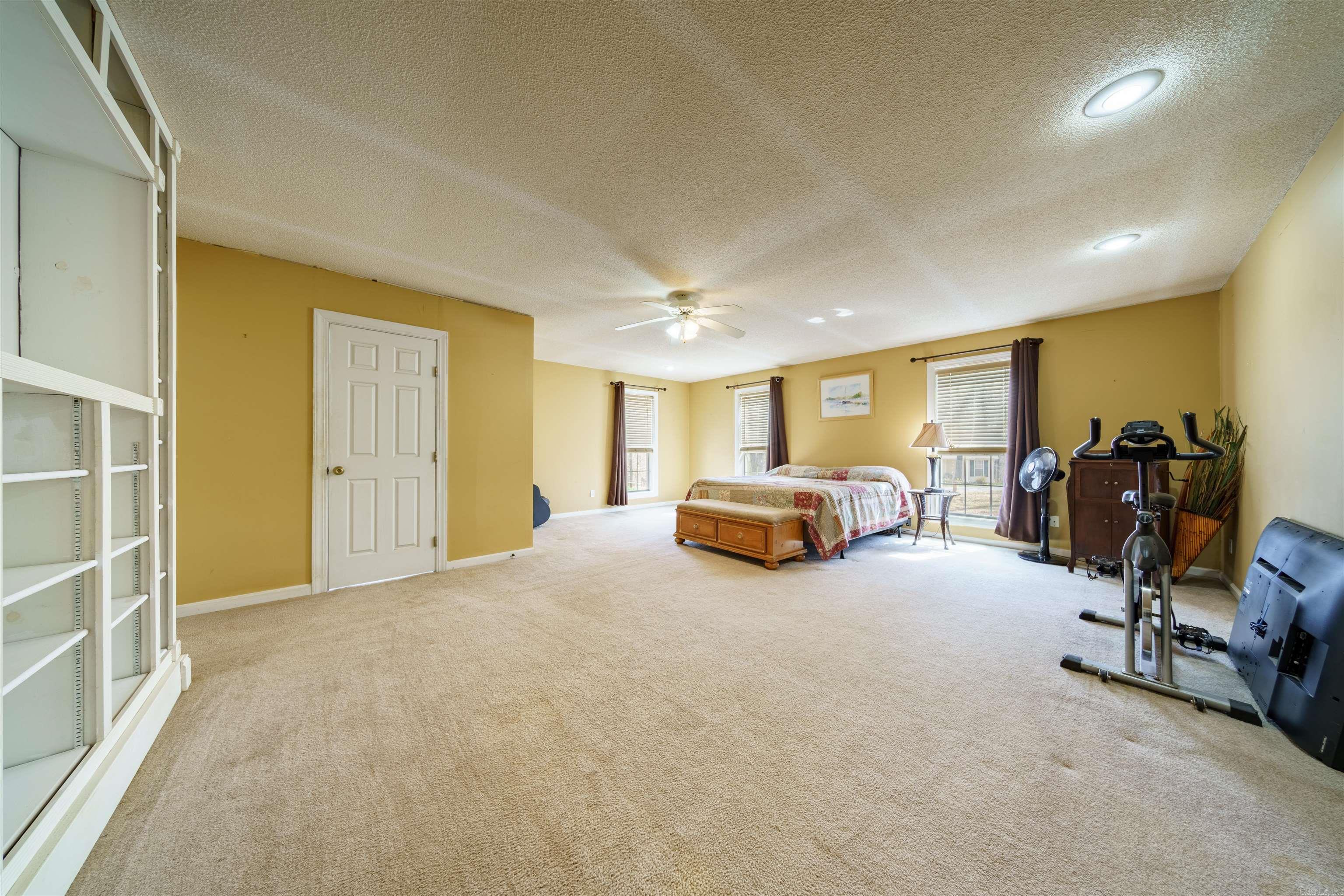 706 N Ridgeview  Mountain View, AR