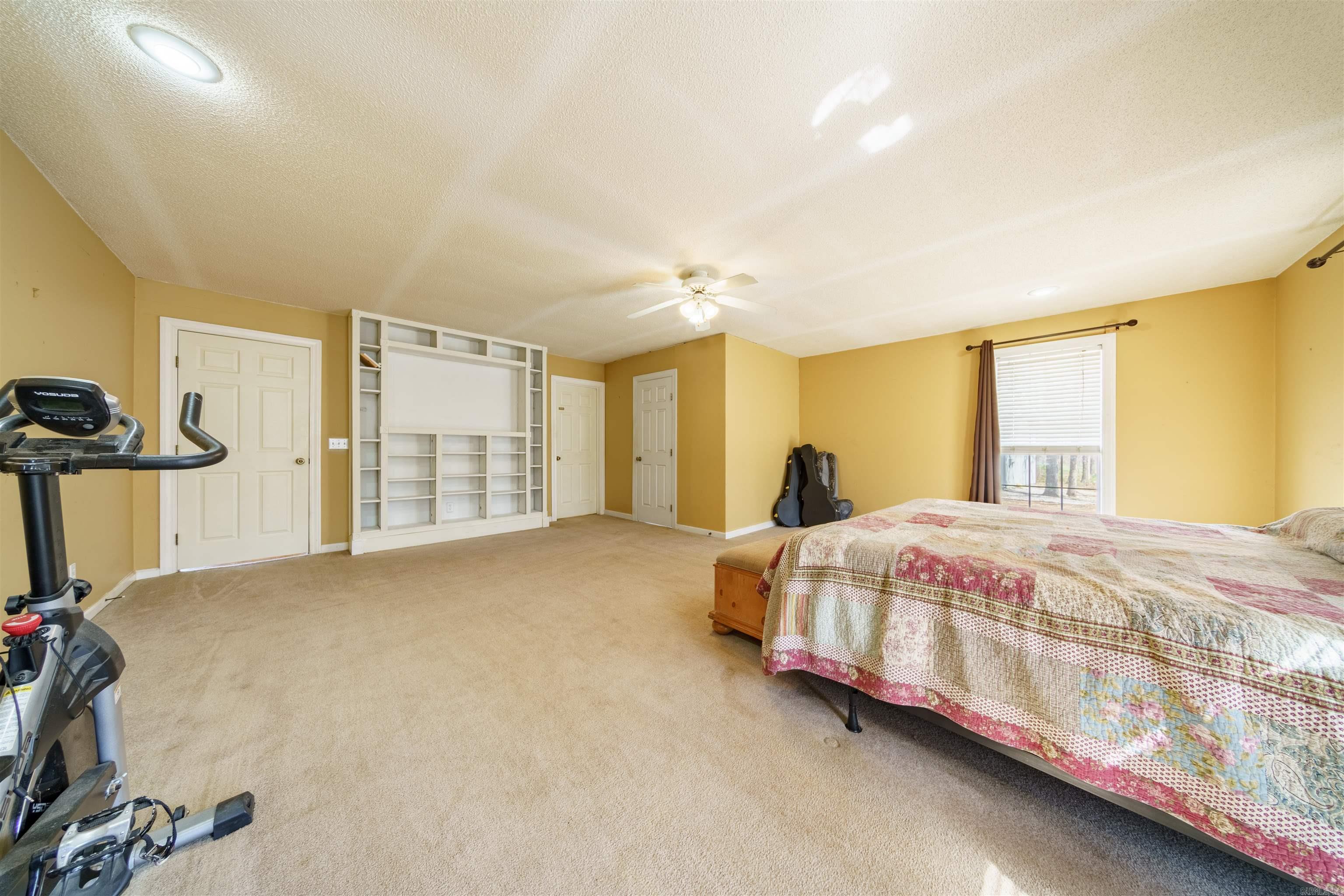 706 N Ridgeview  Mountain View, AR