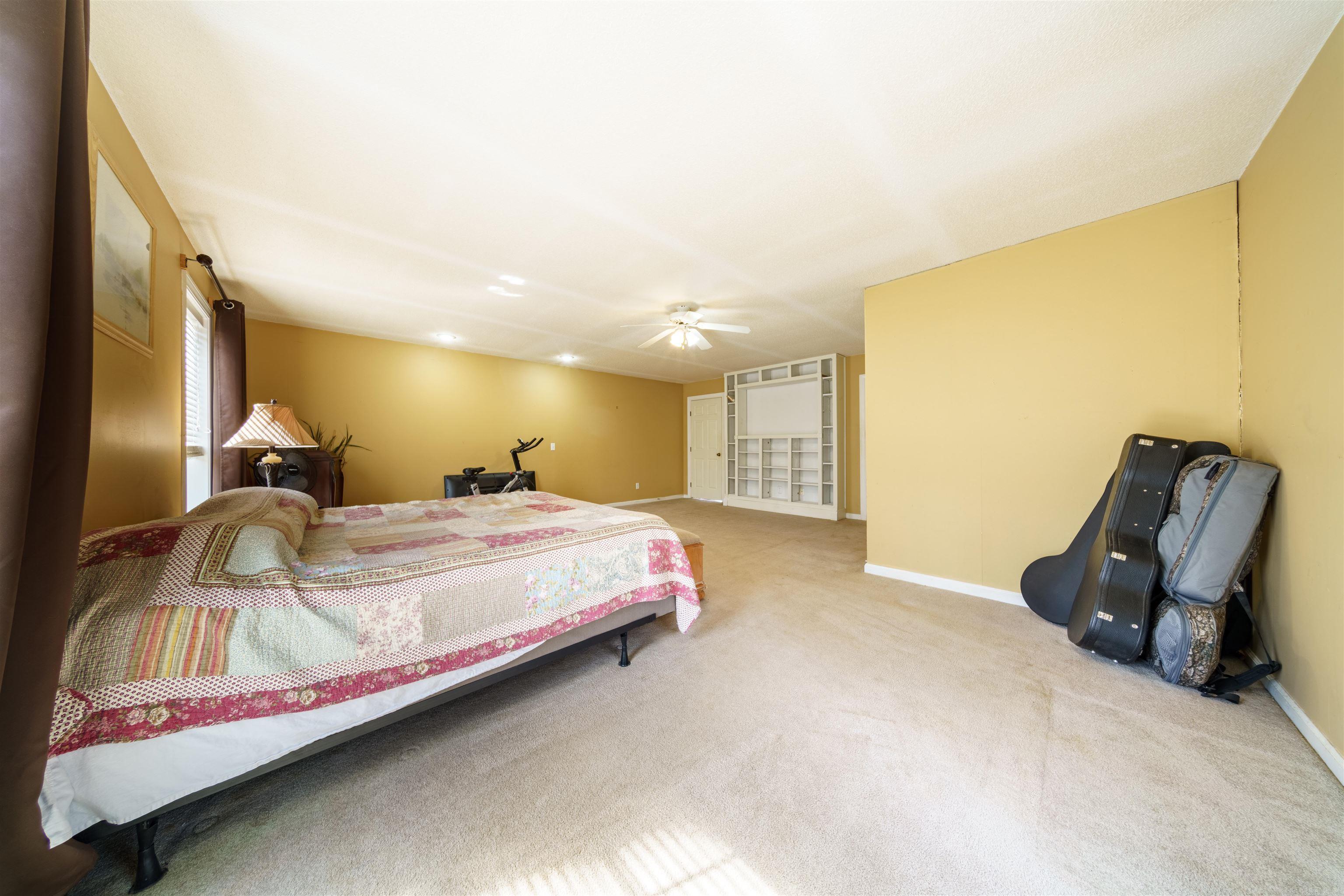 706 N Ridgeview  Mountain View, AR