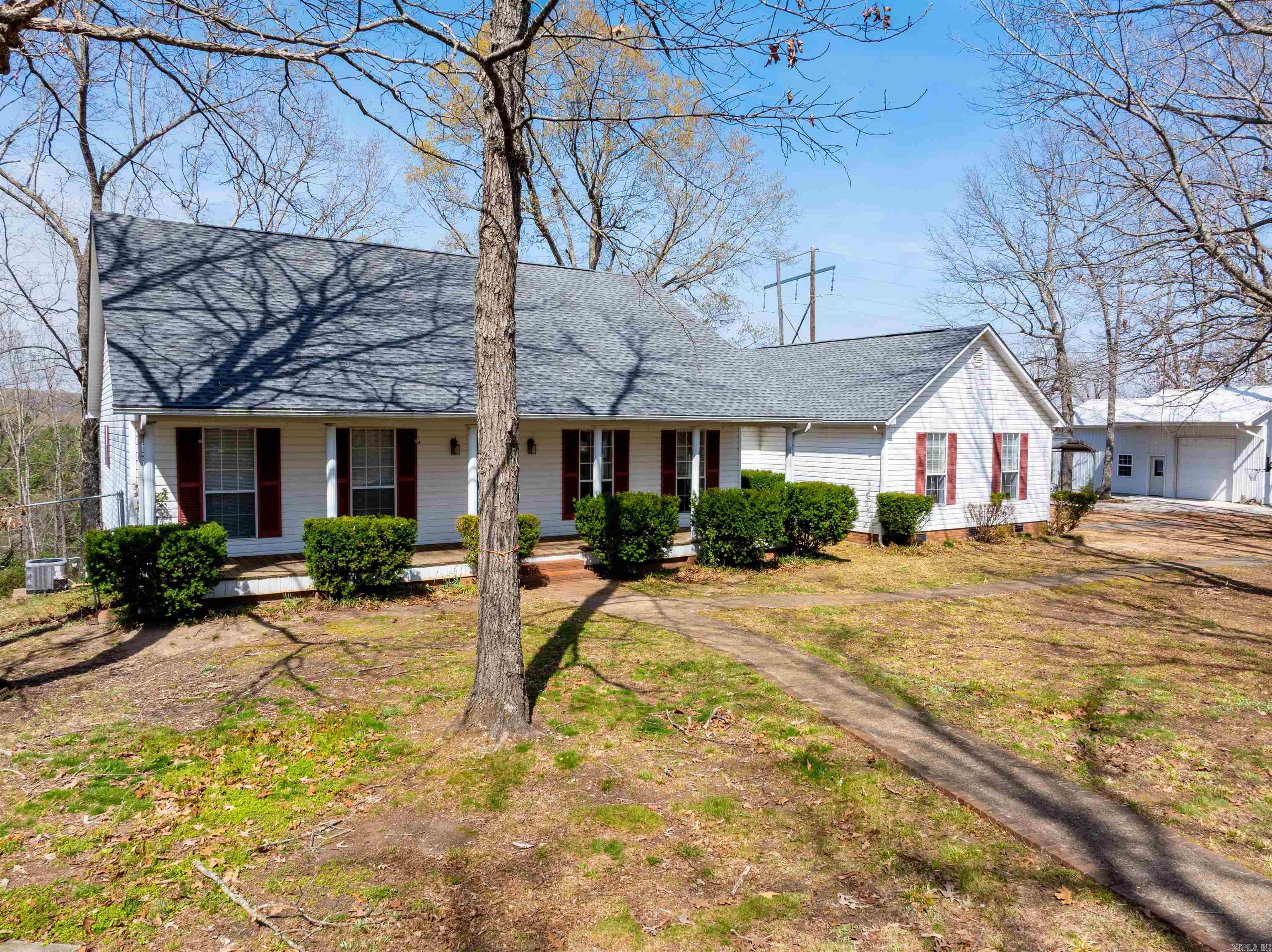 706 N Ridgeview  Mountain View, AR