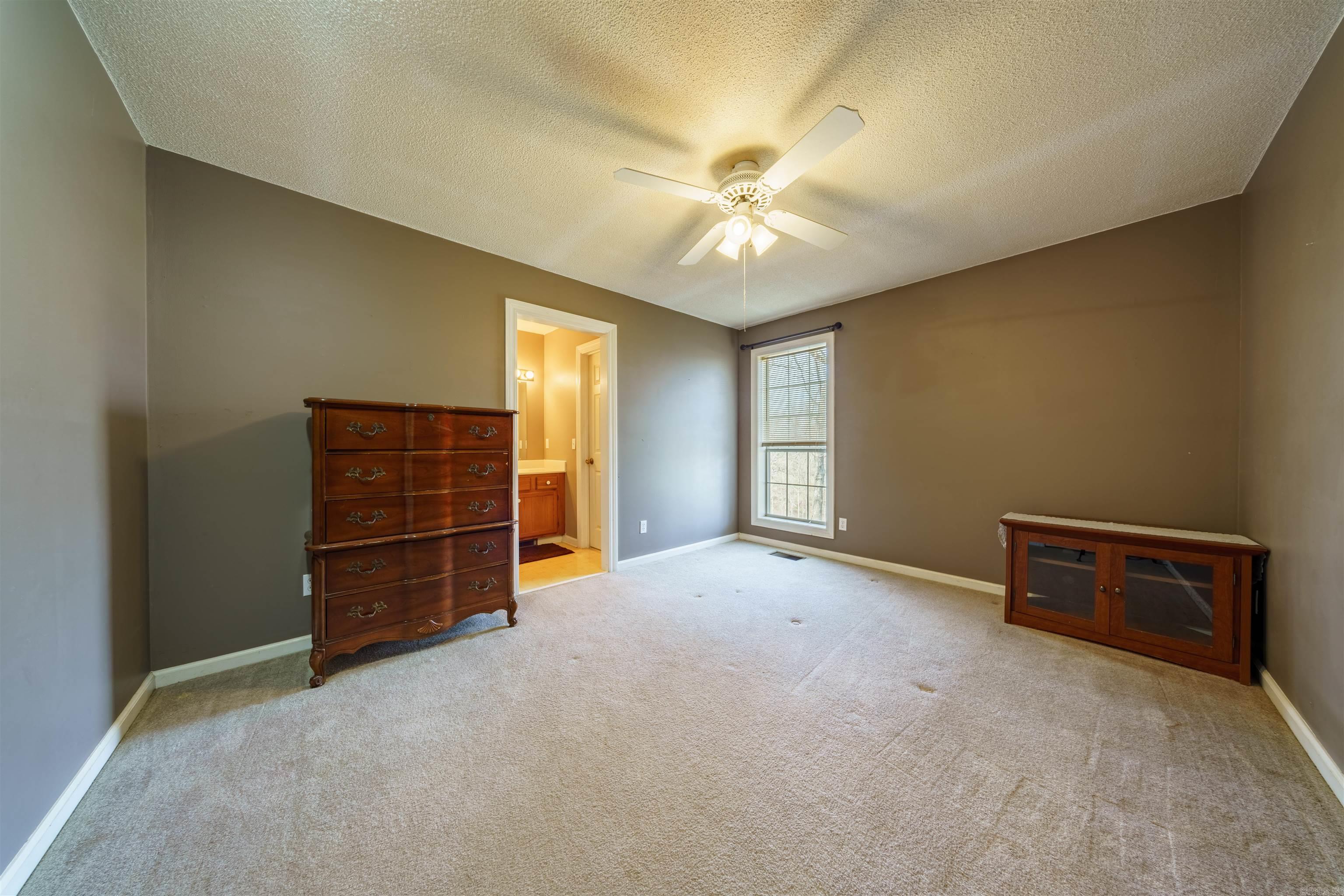 706 N Ridgeview  Mountain View, AR