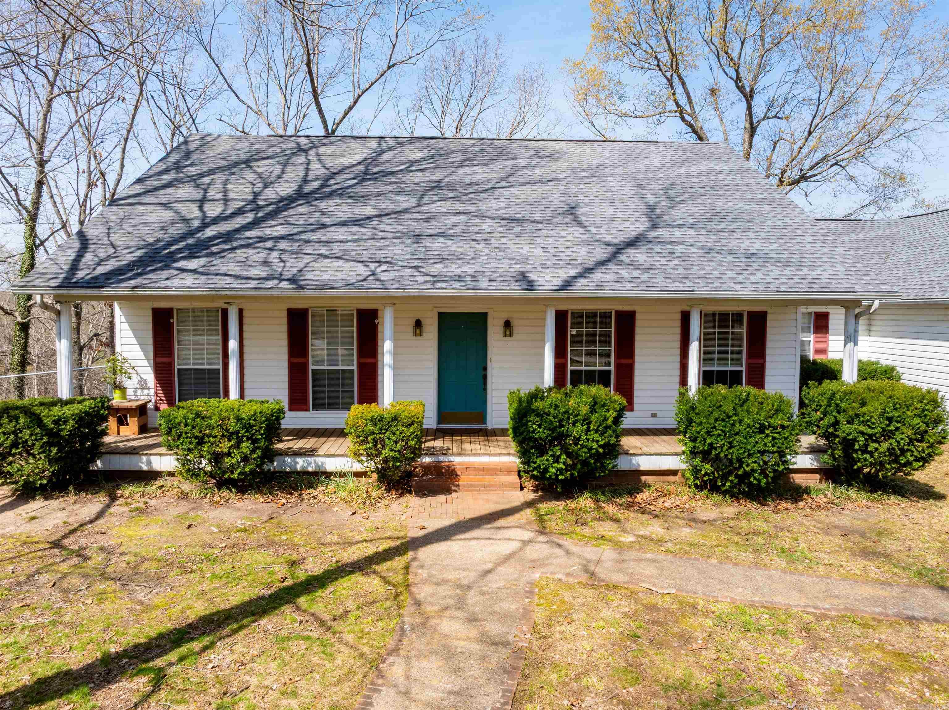 706 N Ridgeview  Mountain View, AR