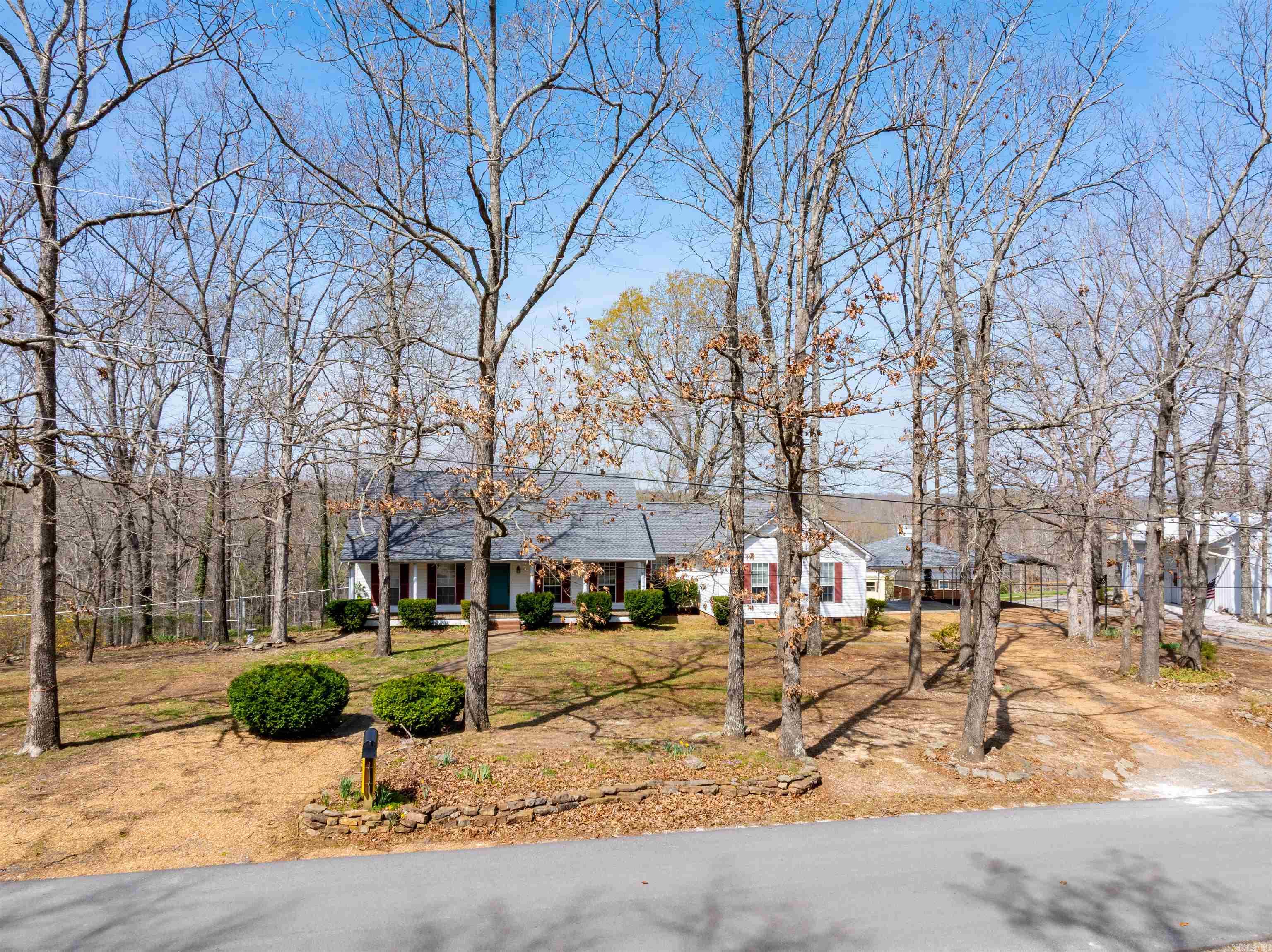 706 N Ridgeview  Mountain View, AR