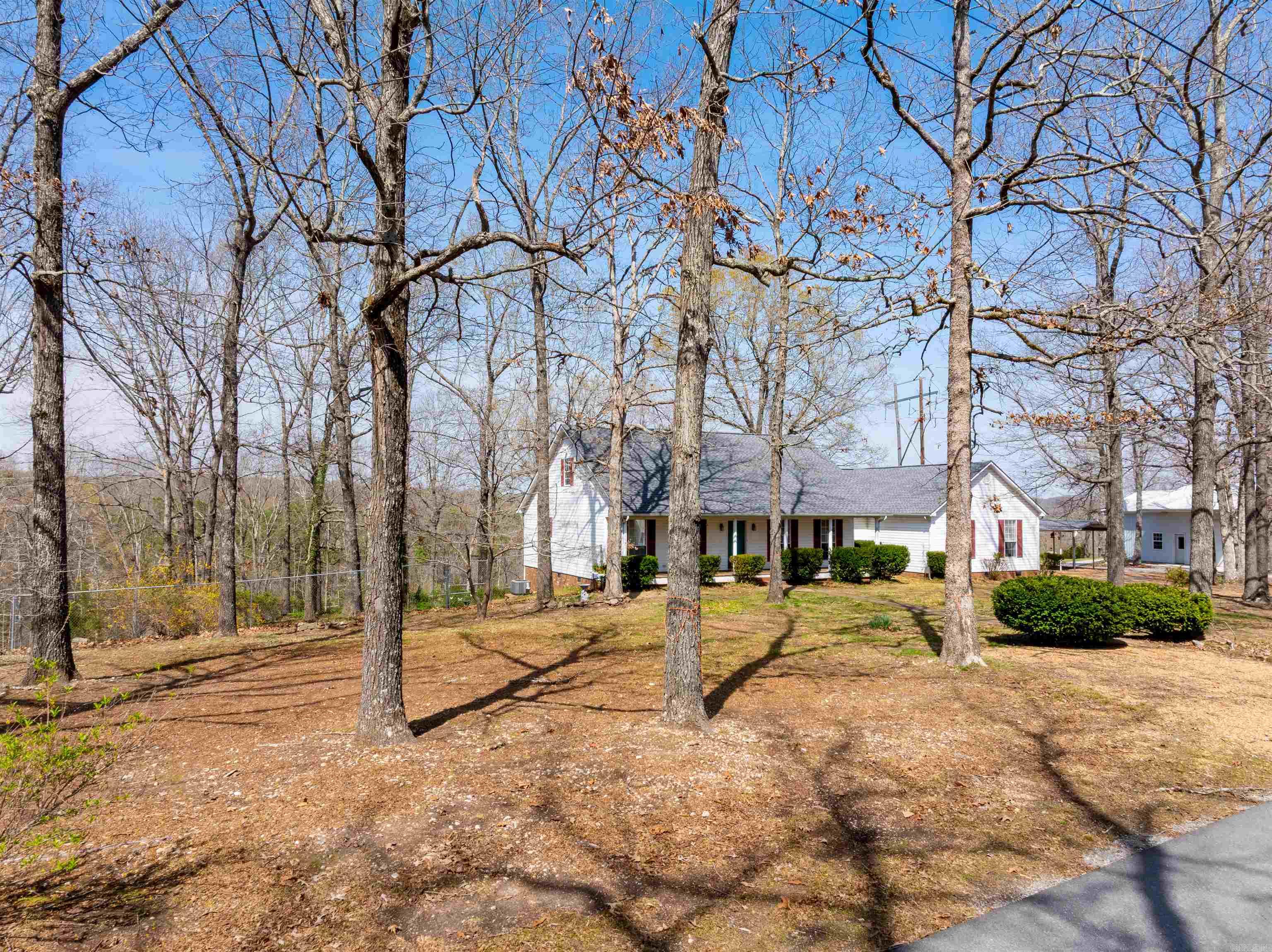 706 N Ridgeview  Mountain View, AR