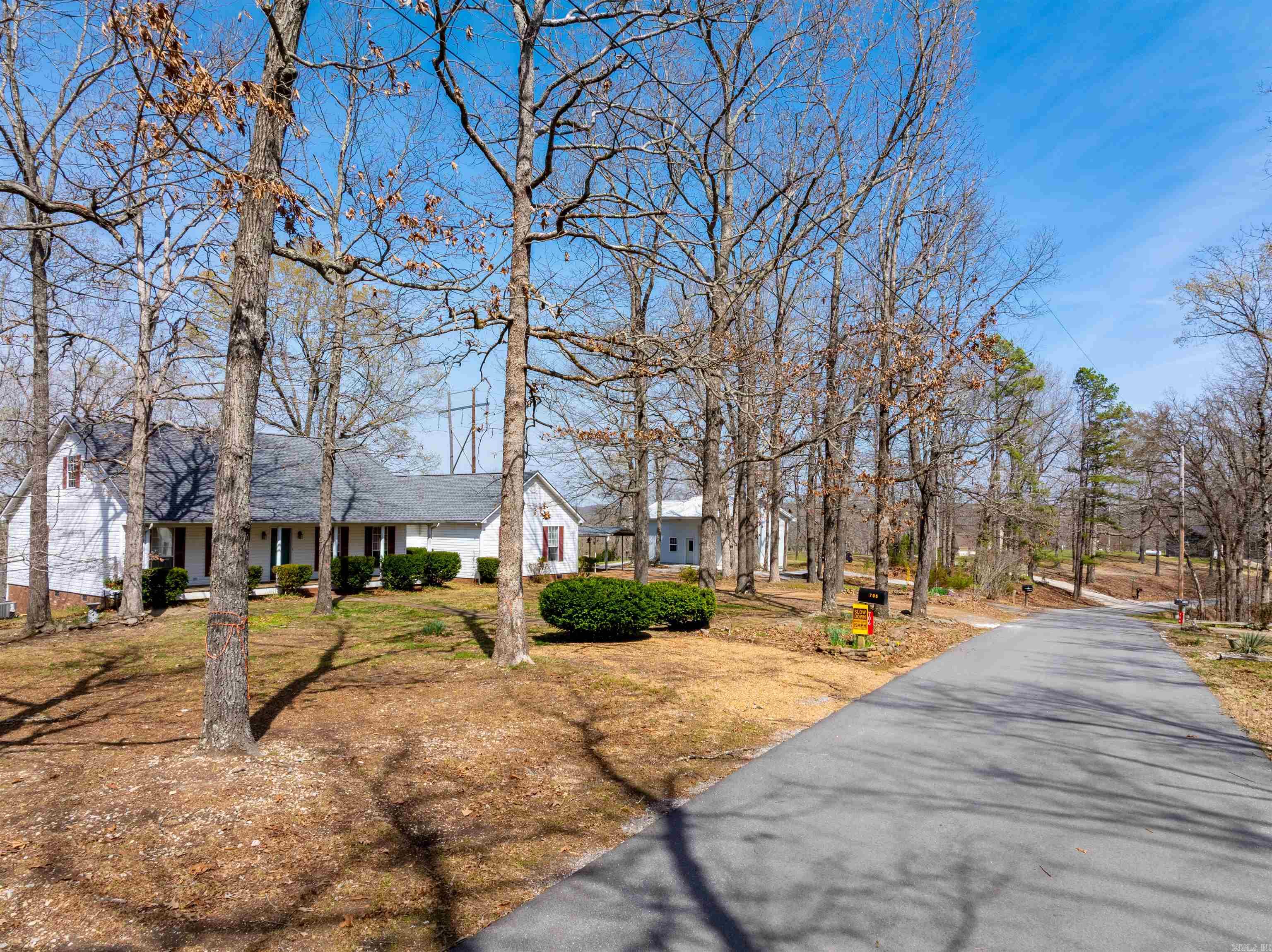 706 N Ridgeview  Mountain View, AR