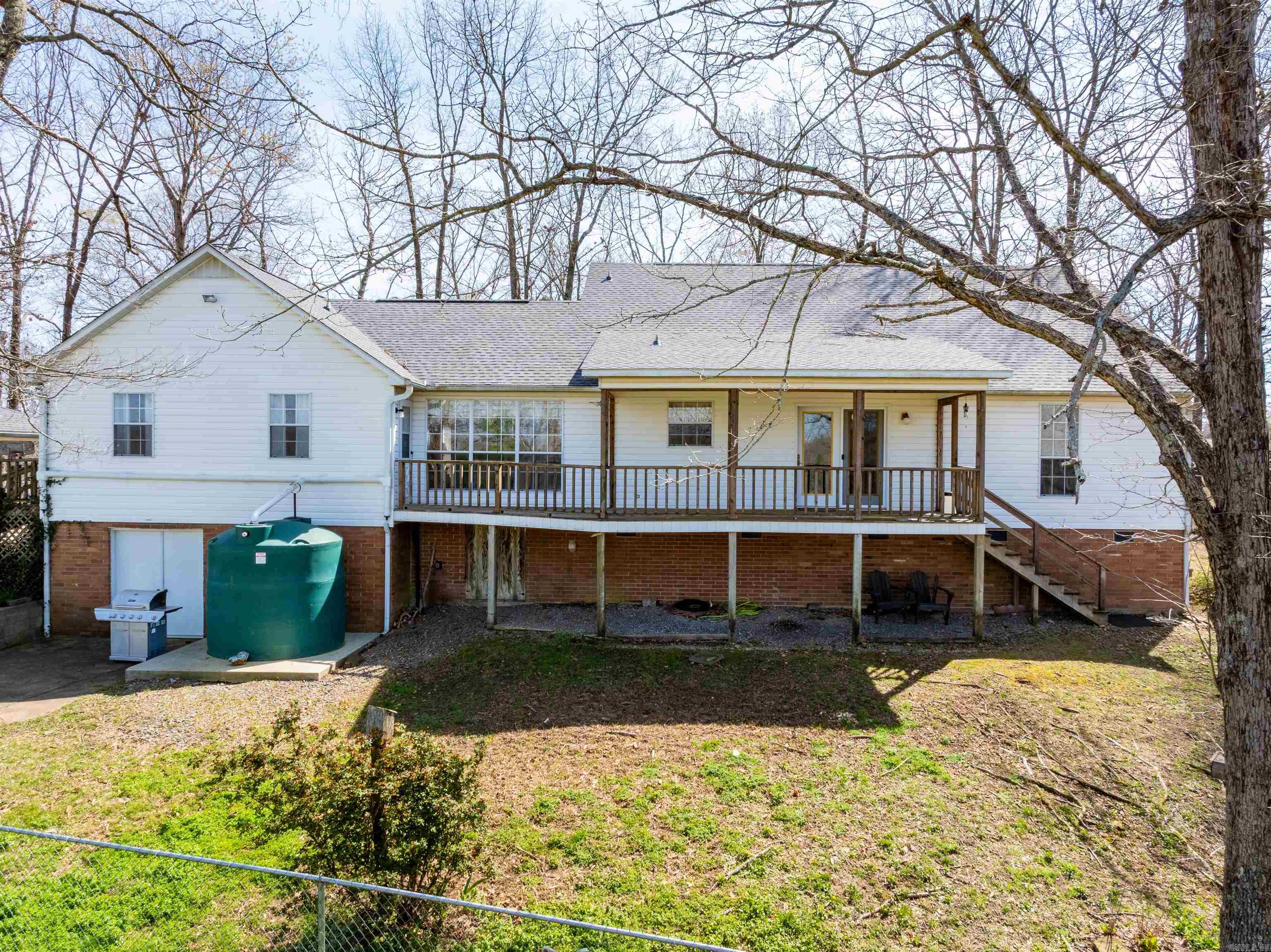 706 N Ridgeview  Mountain View, AR