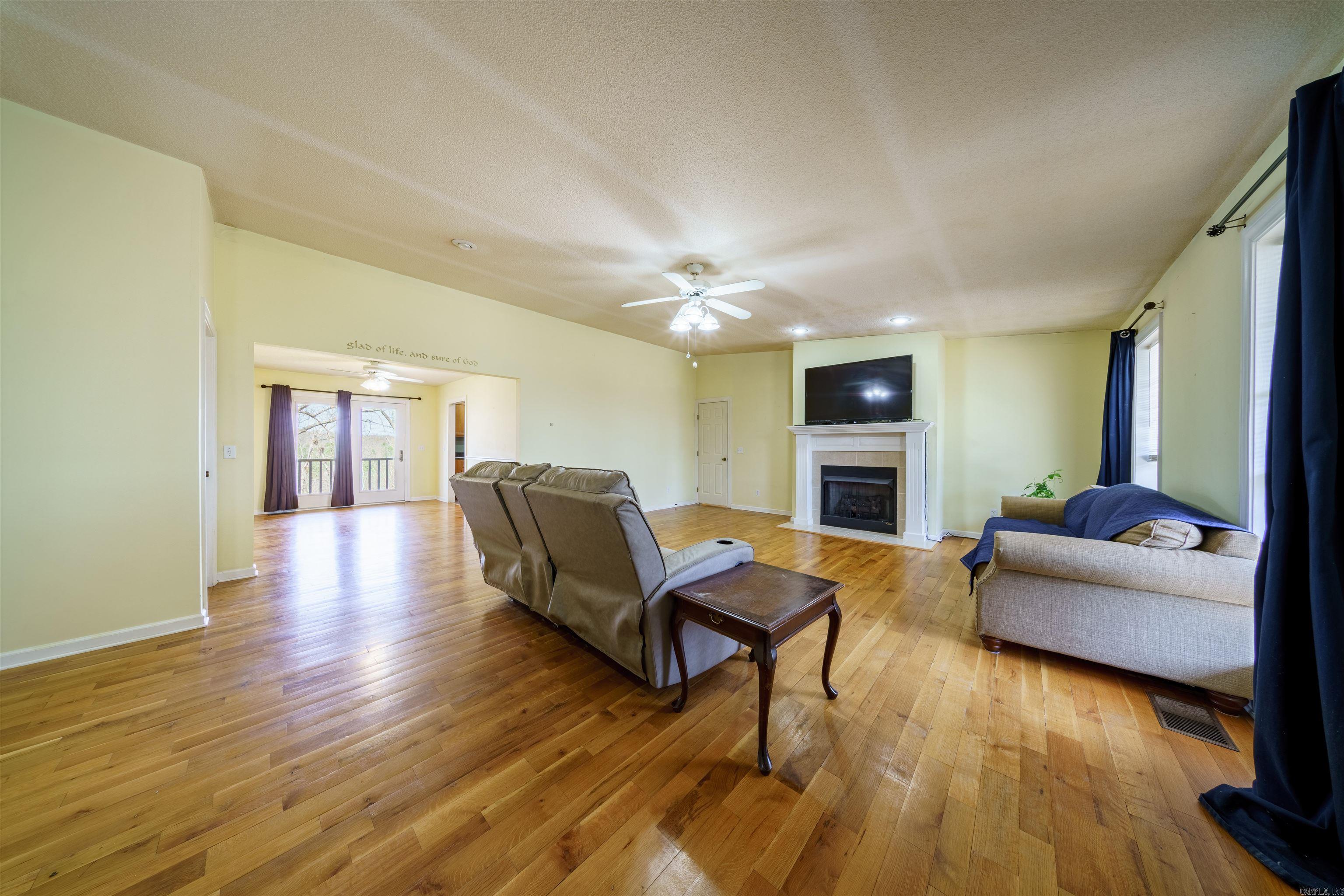 706 N Ridgeview  Mountain View, AR