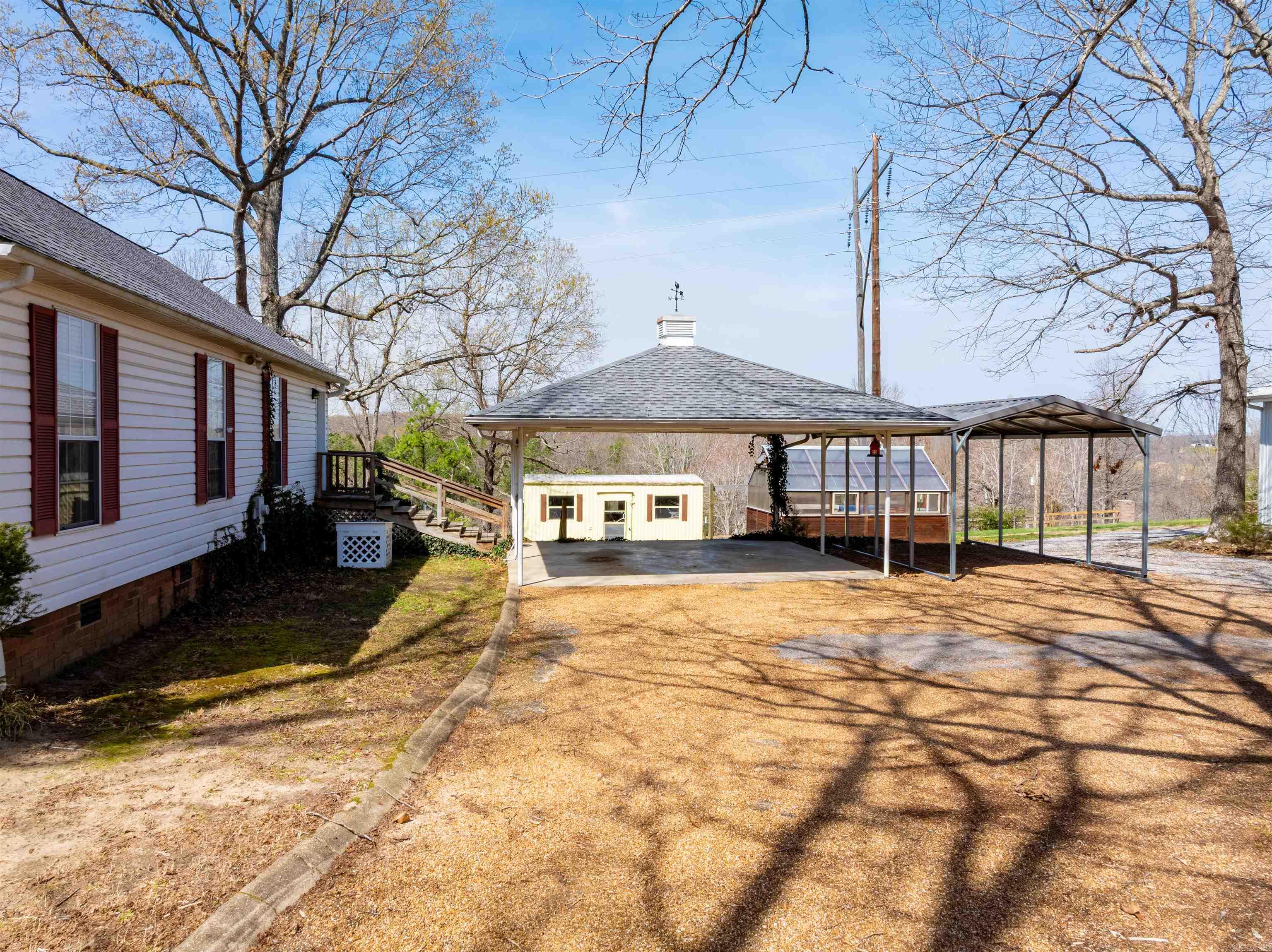 706 N Ridgeview  Mountain View, AR