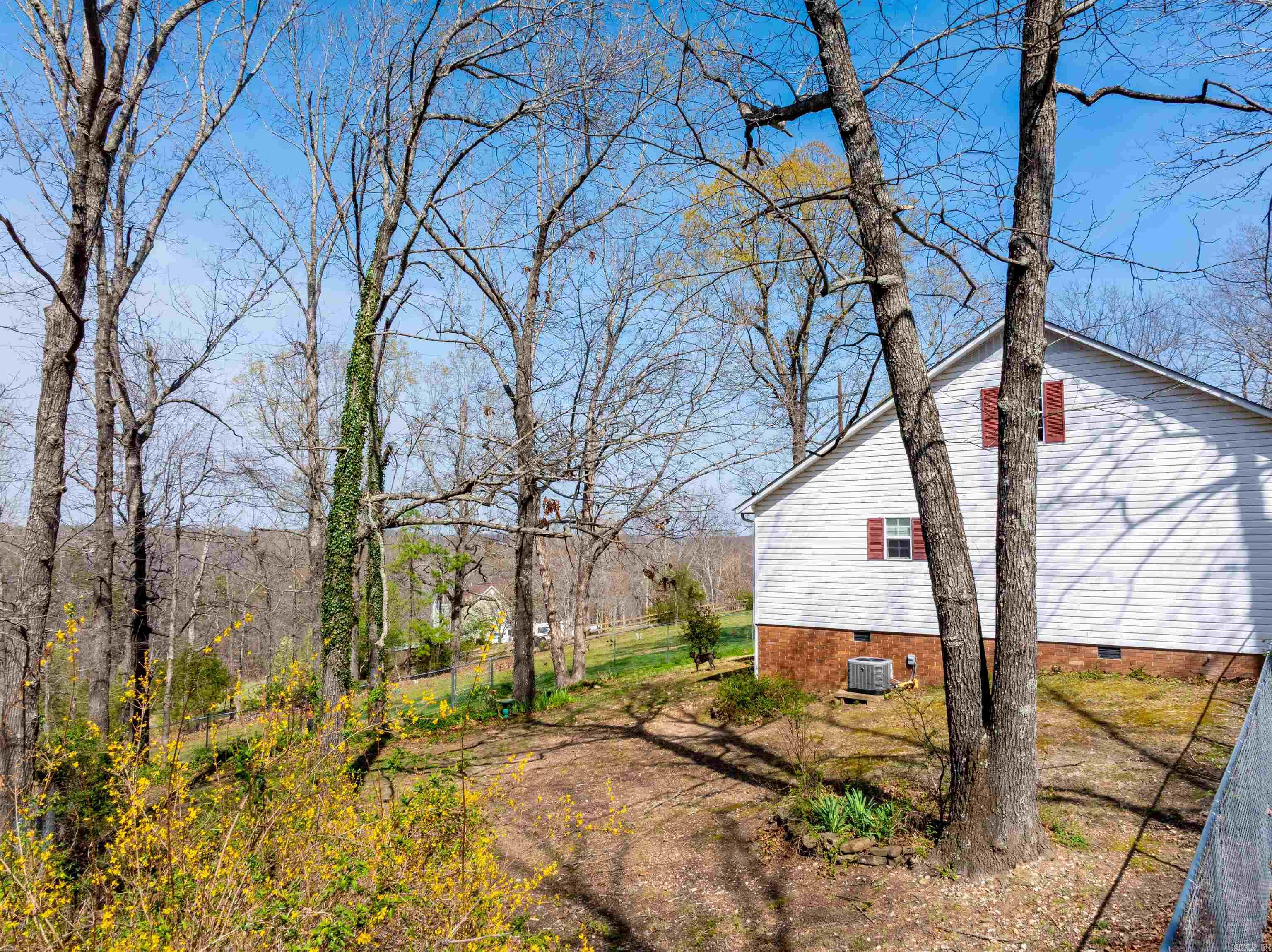 706 N Ridgeview  Mountain View, AR