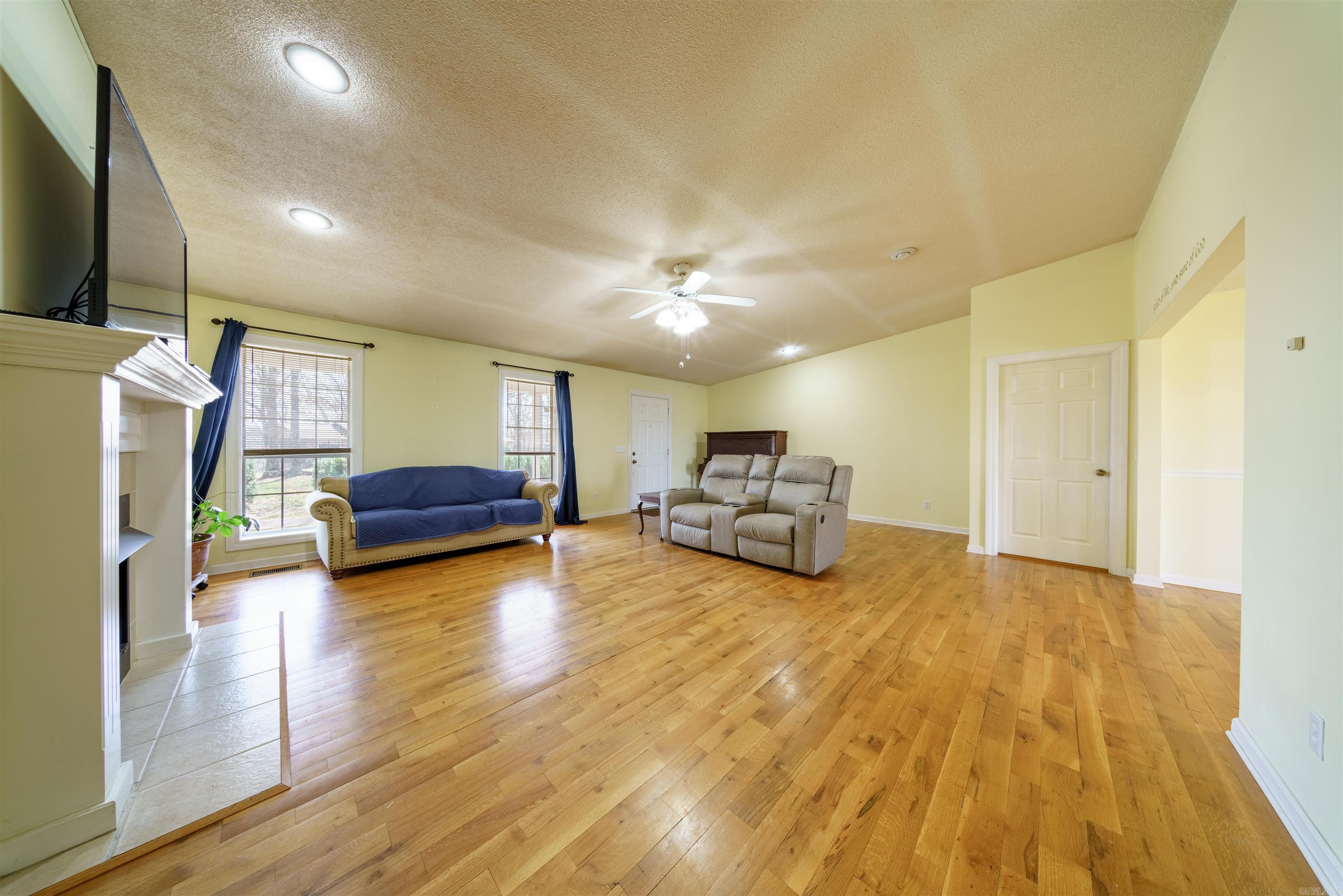 706 N Ridgeview  Mountain View, AR