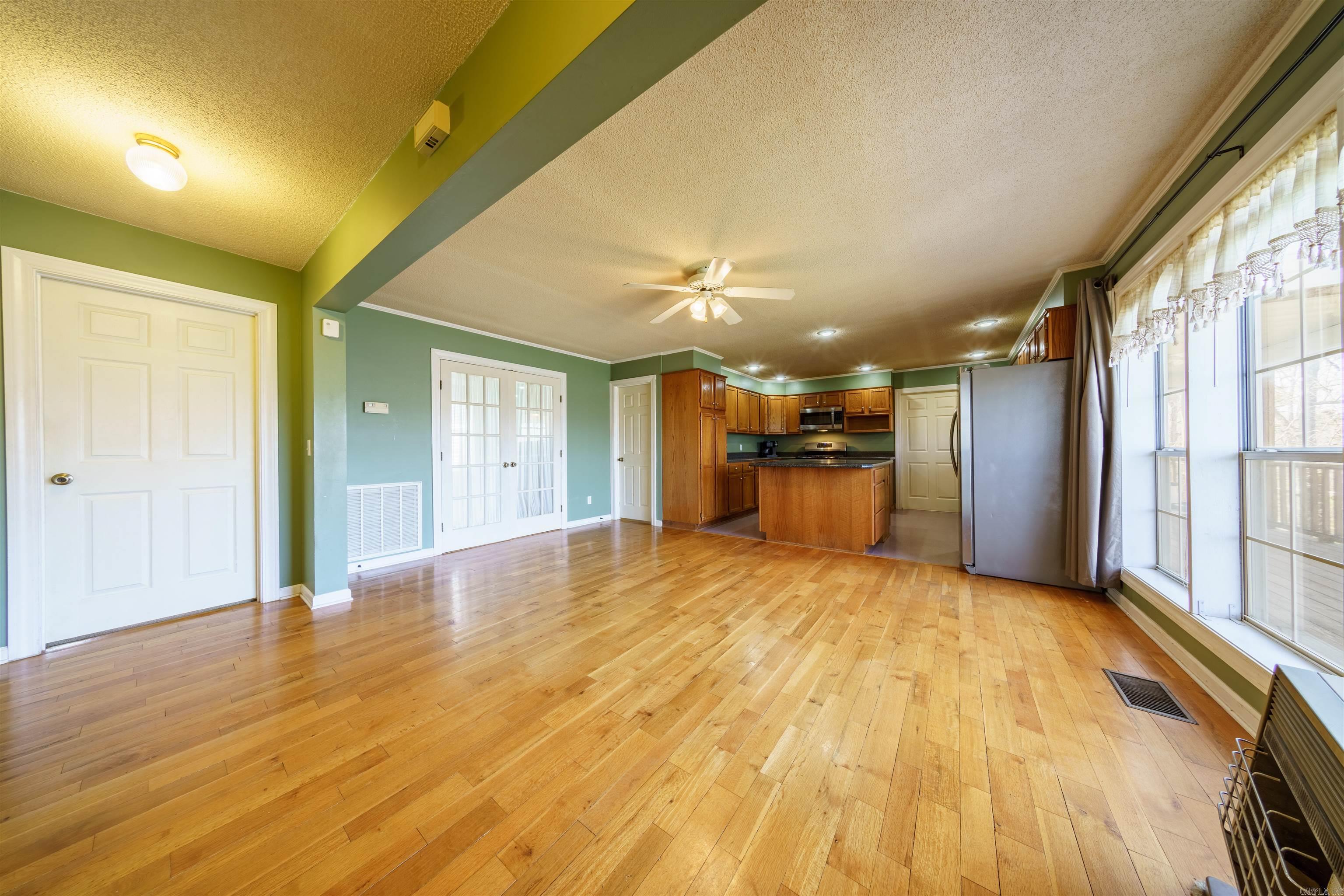 706 N Ridgeview  Mountain View, AR