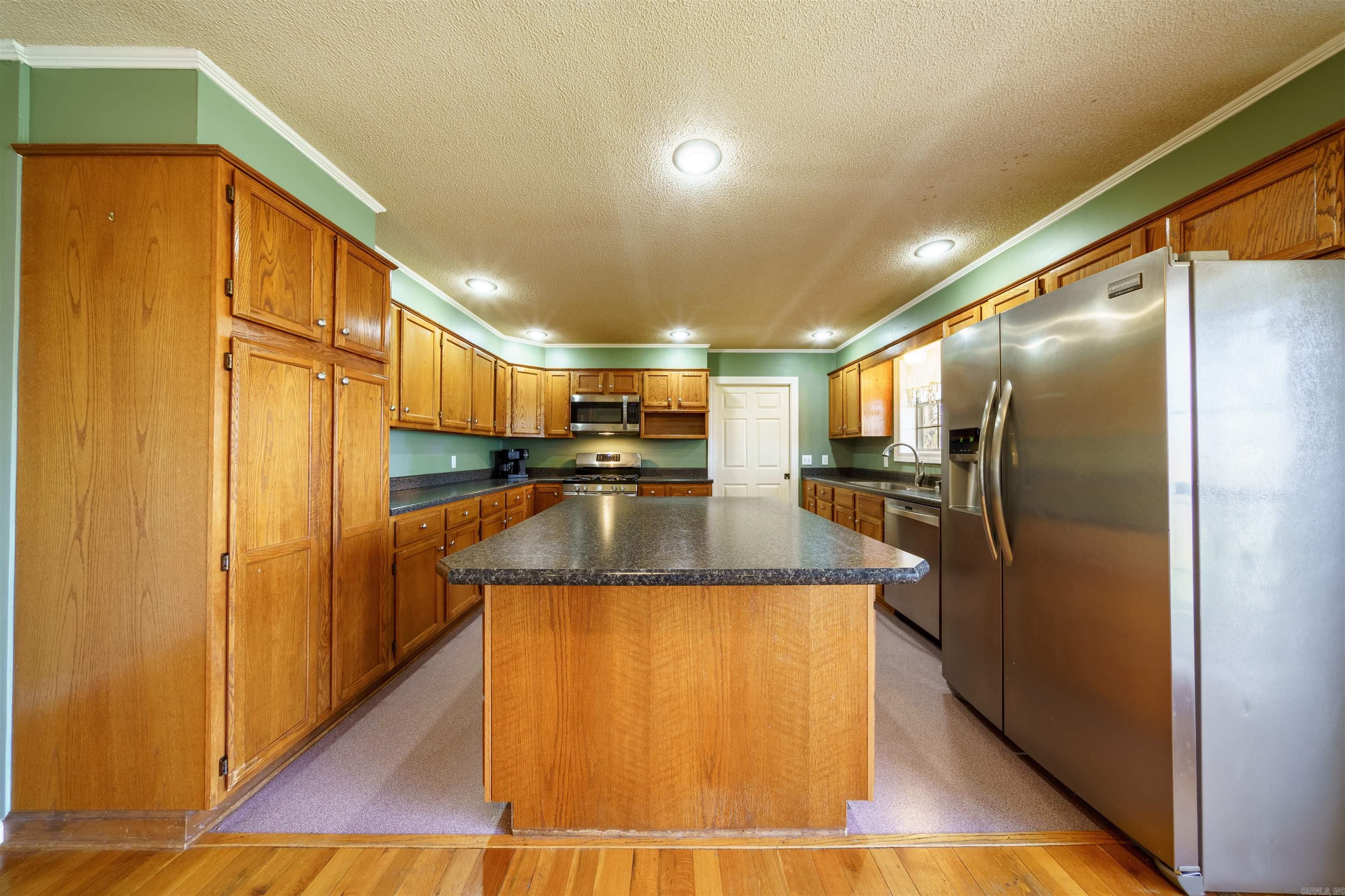 706 N Ridgeview  Mountain View, AR