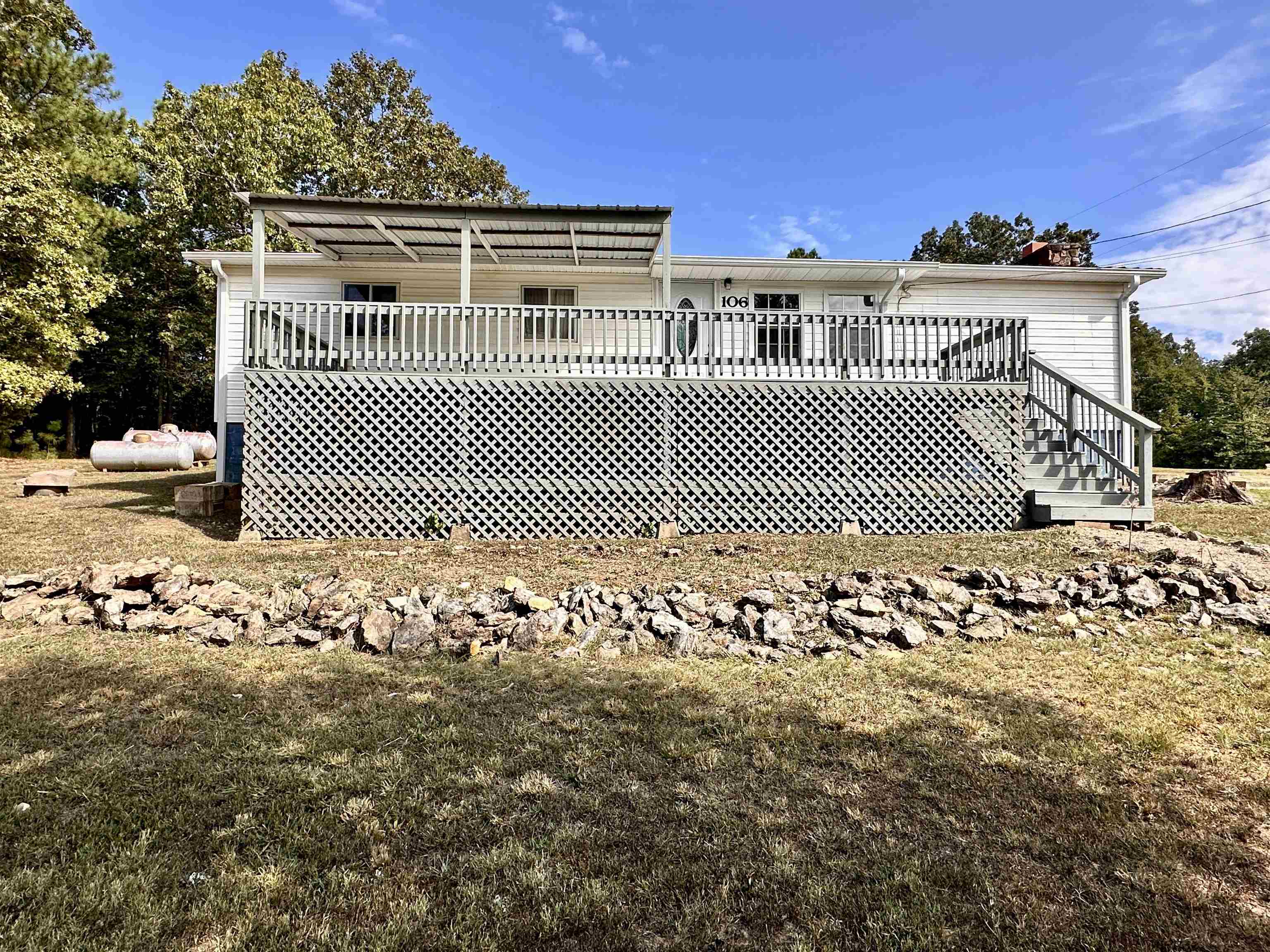 106 Edna  Highland, AR