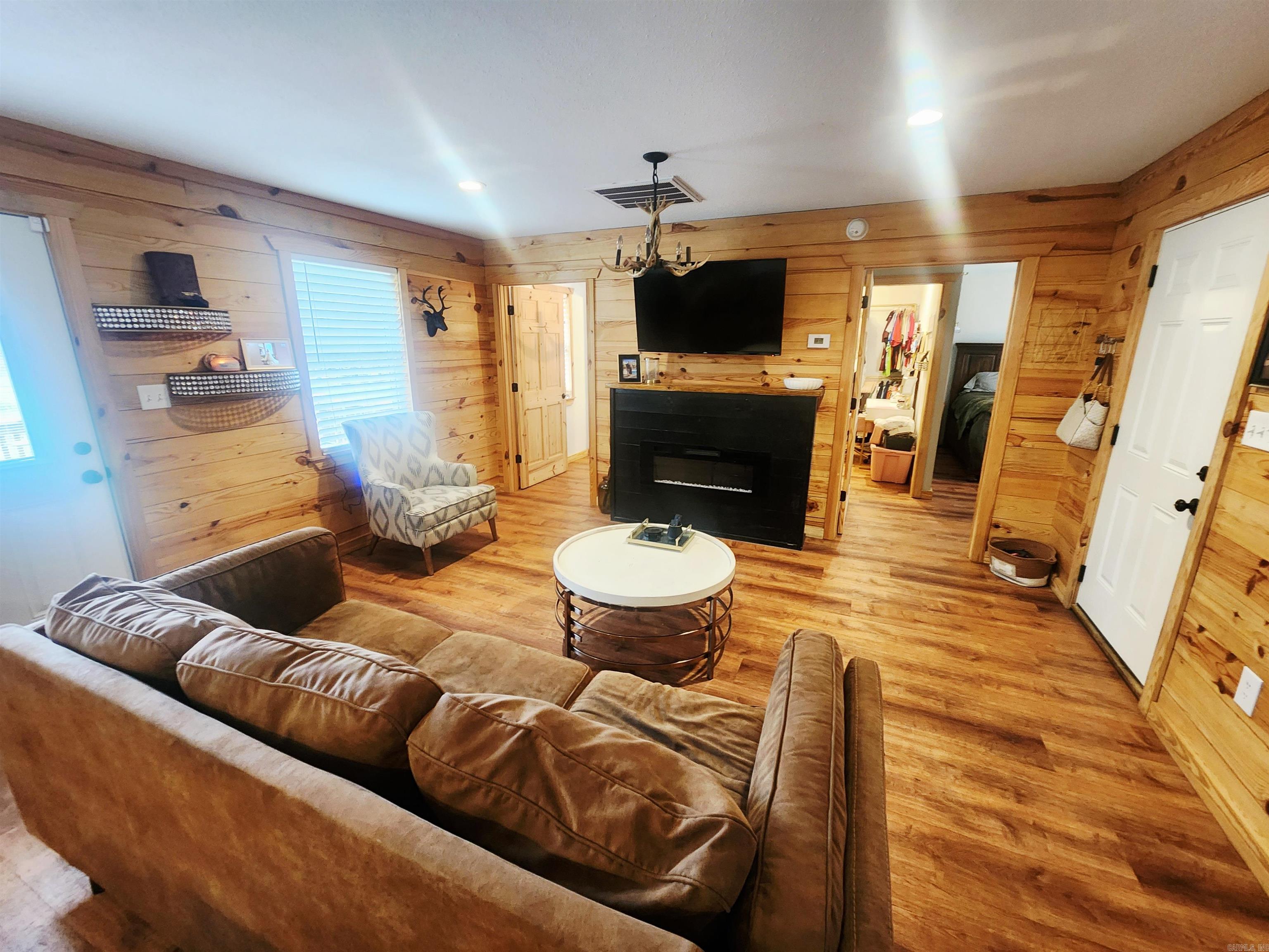 1195 & 1197 Gifford Tram  Malvern, AR