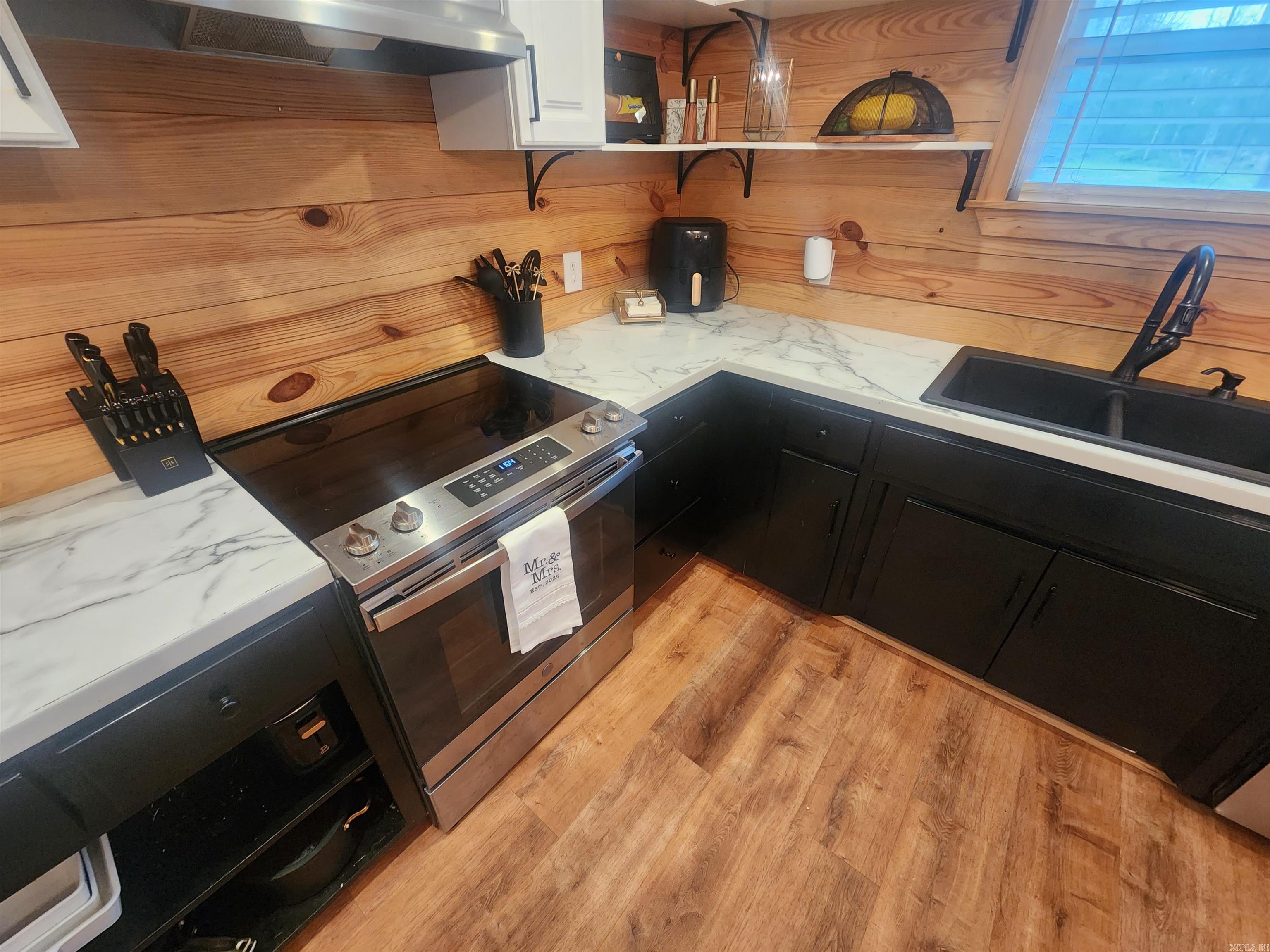 1195 & 1197 Gifford Tram  Malvern, AR