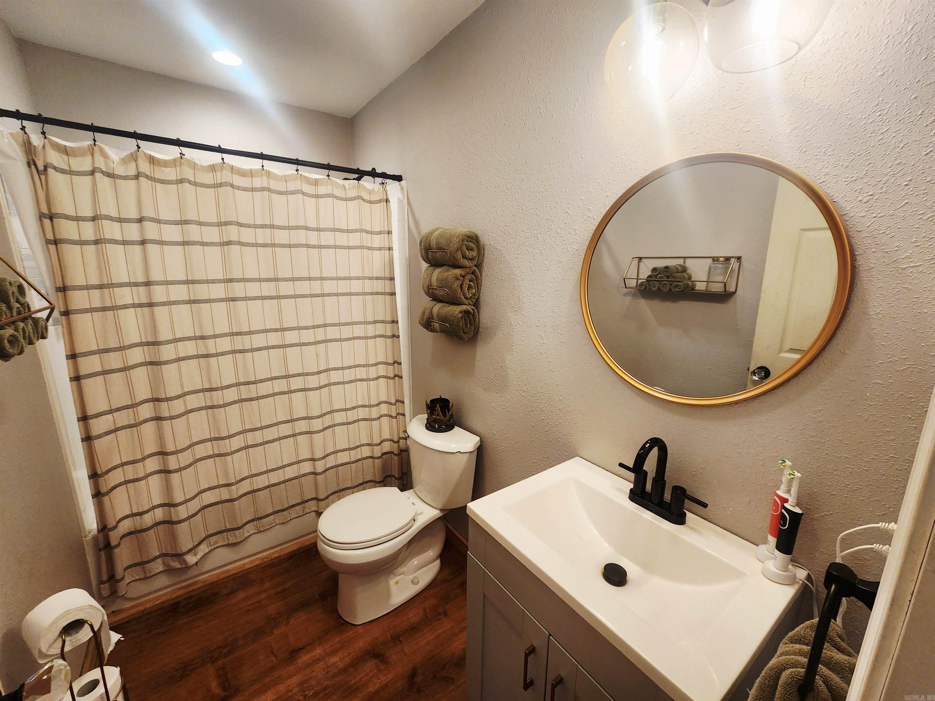 1195 & 1197 Gifford Tram  Malvern, AR