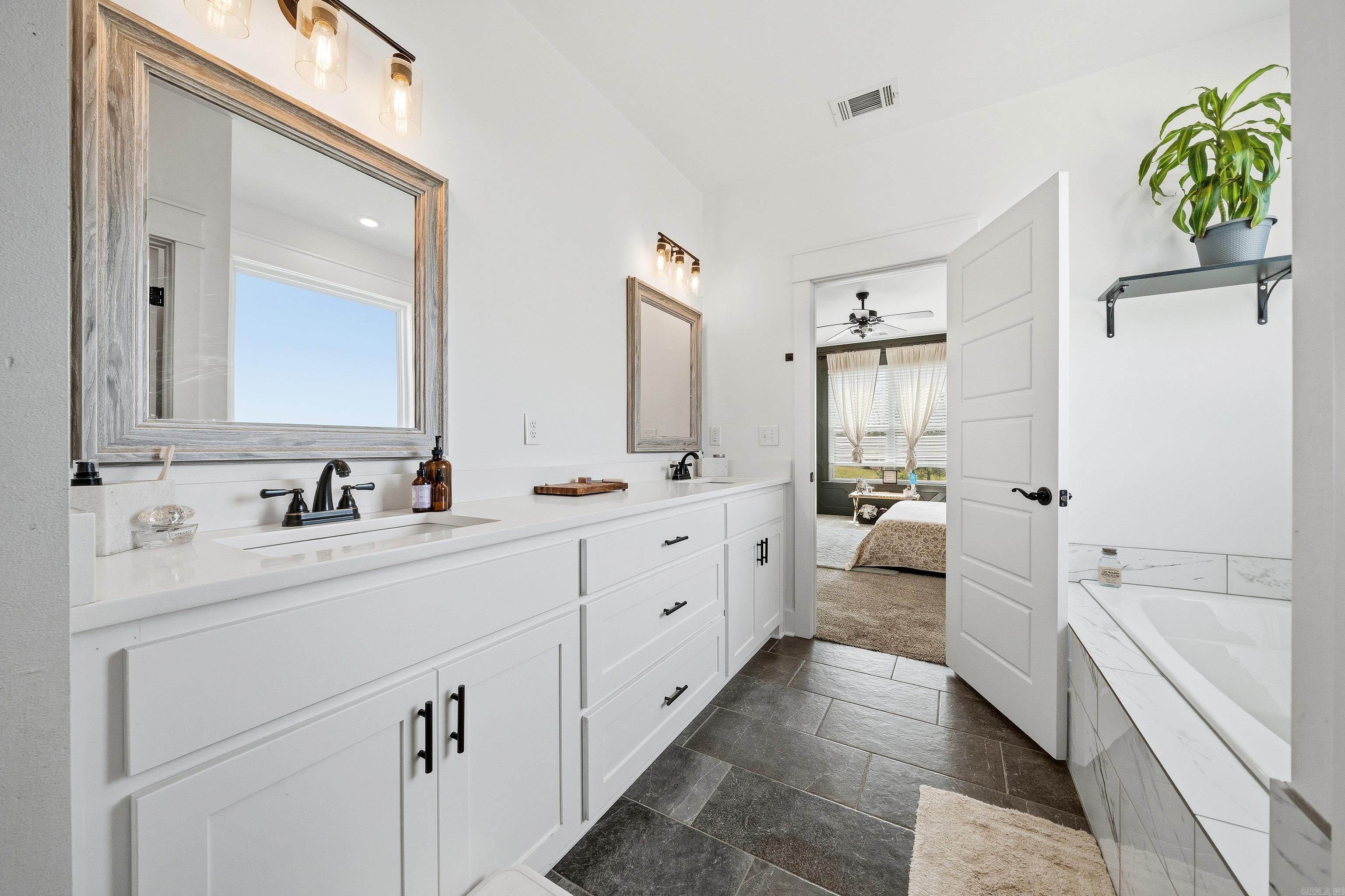 10535 Highway 298  Benton, AR