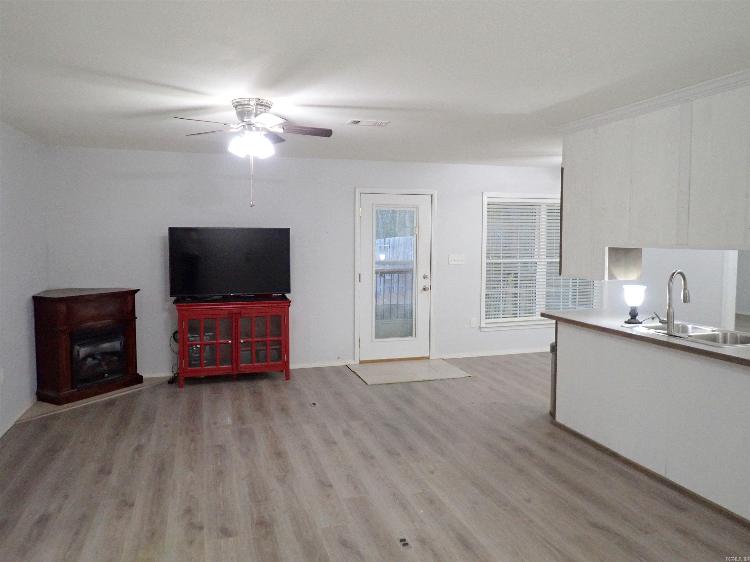 125 Shore Acres Drive Hot Springs, AR 71913-9578