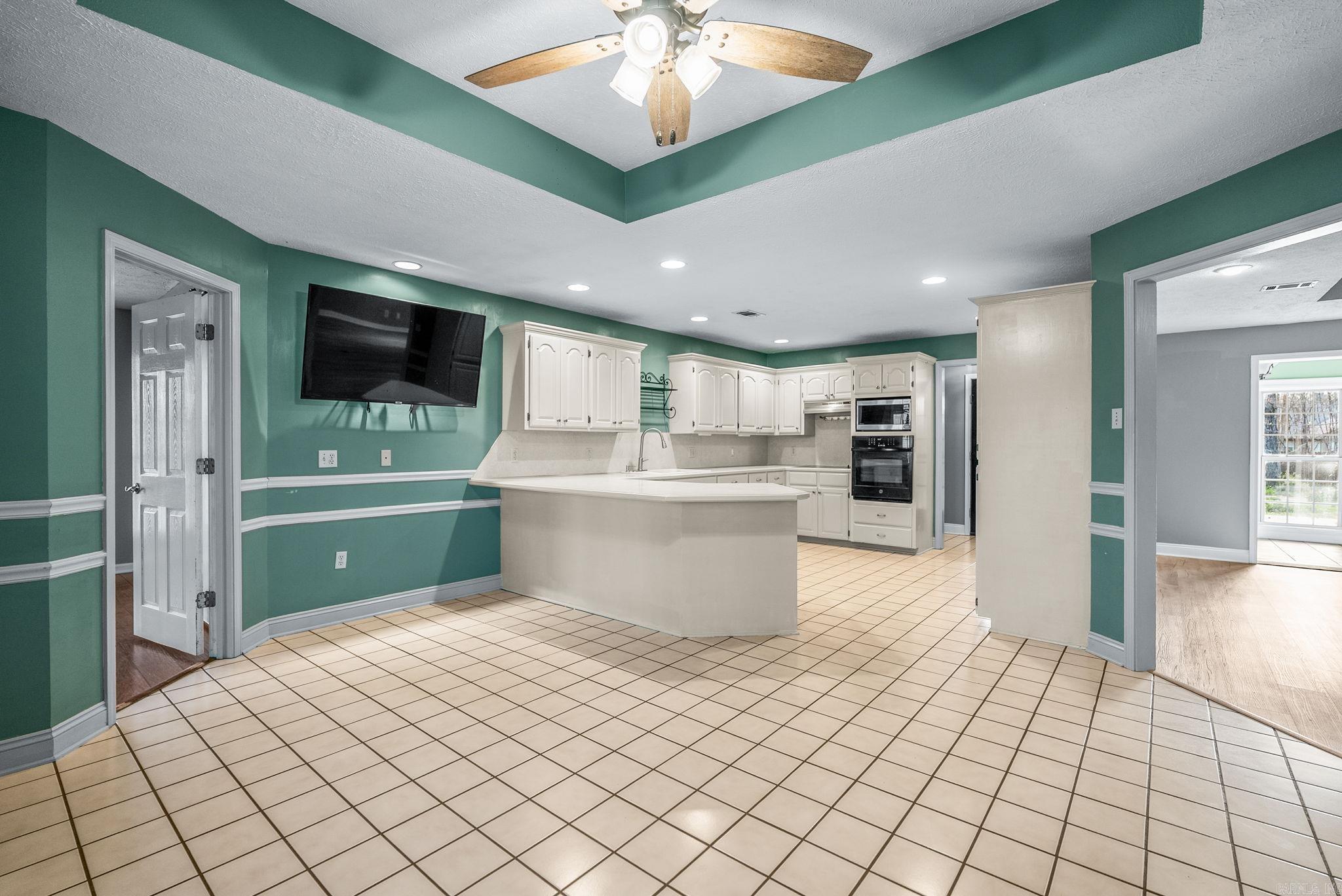 9 Burnett  Greenbrier, AR