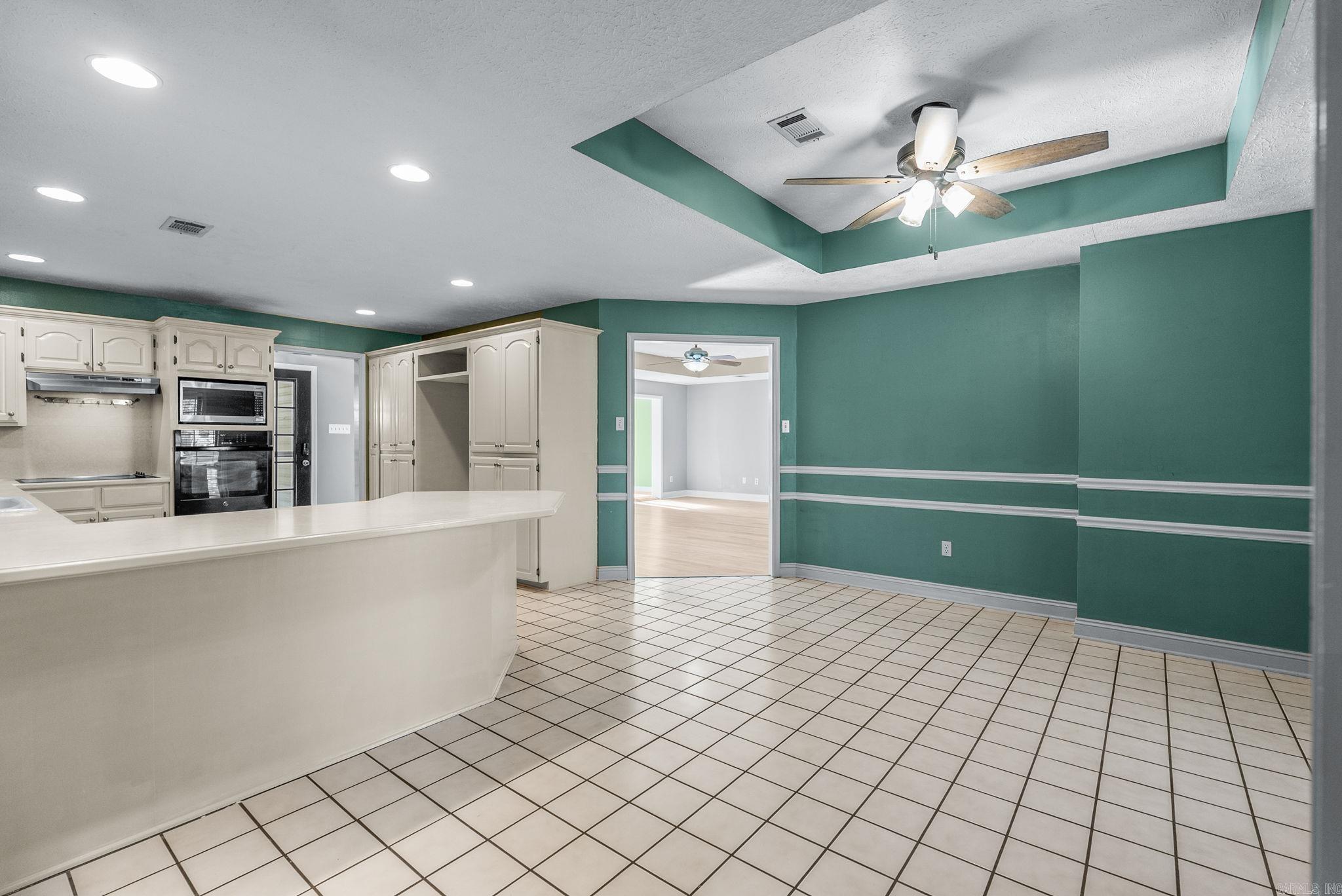 9 Burnett  Greenbrier, AR